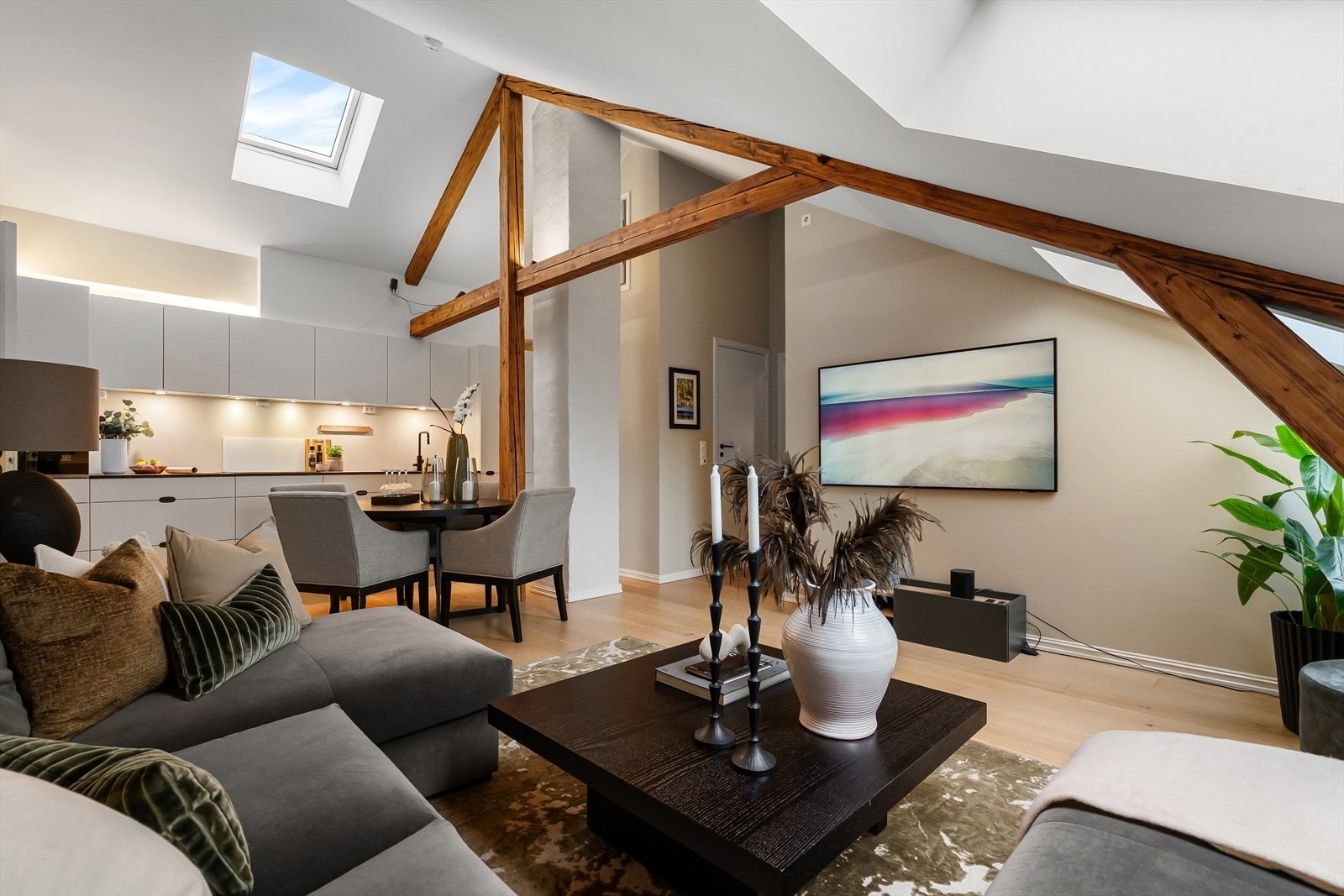 Leiligheten ble bygget av anerkjente Sequoia og har fortsatt nybygg-garanti frem til september 2026 Galleribilde