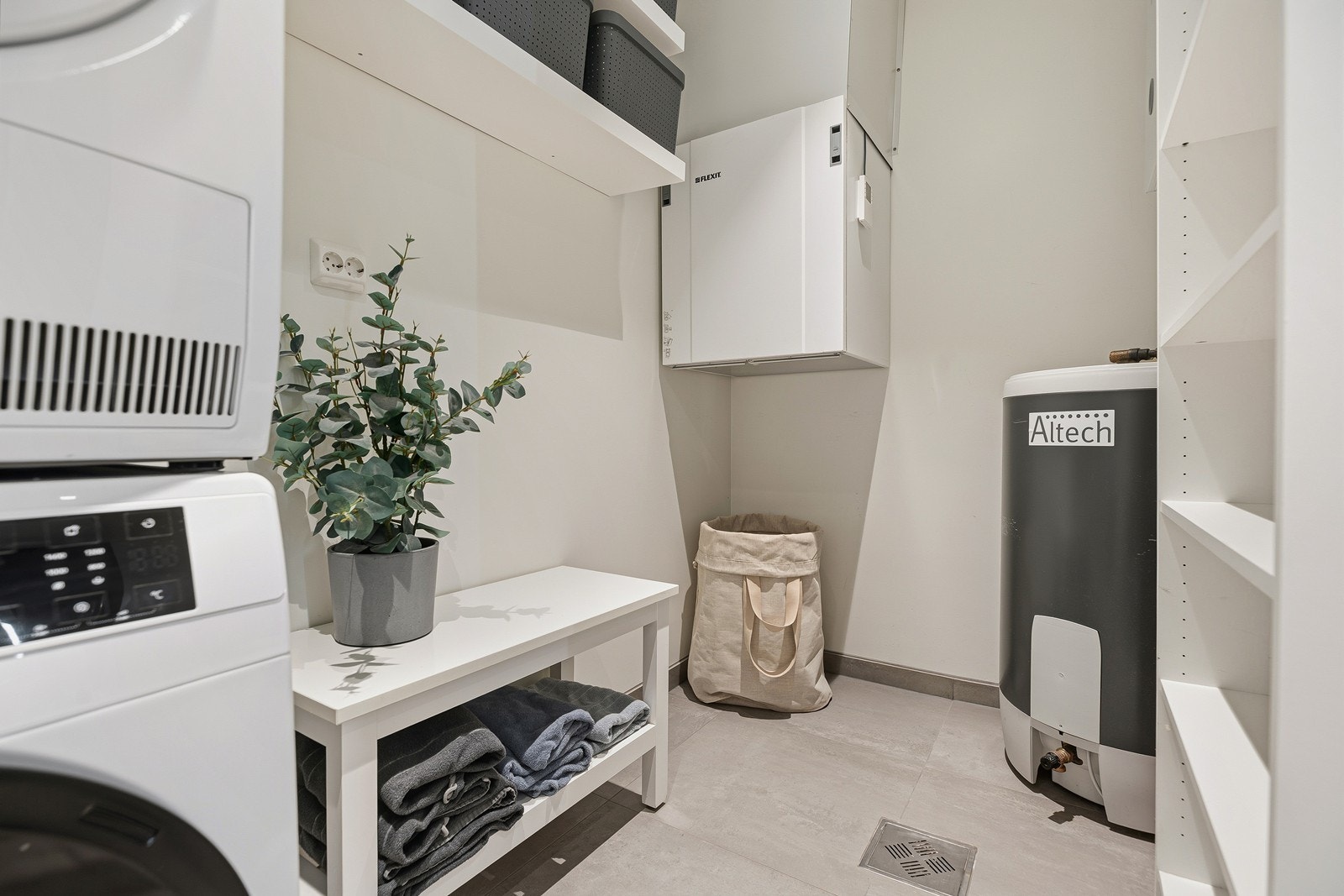 Vaskerom Galleribilde