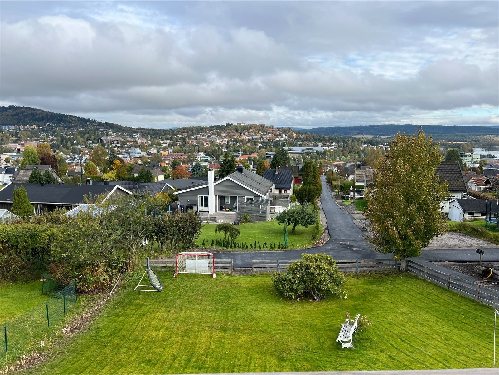 Fantastisk utsikt hvor man ser helt bort til Festningen! Galleribilde
