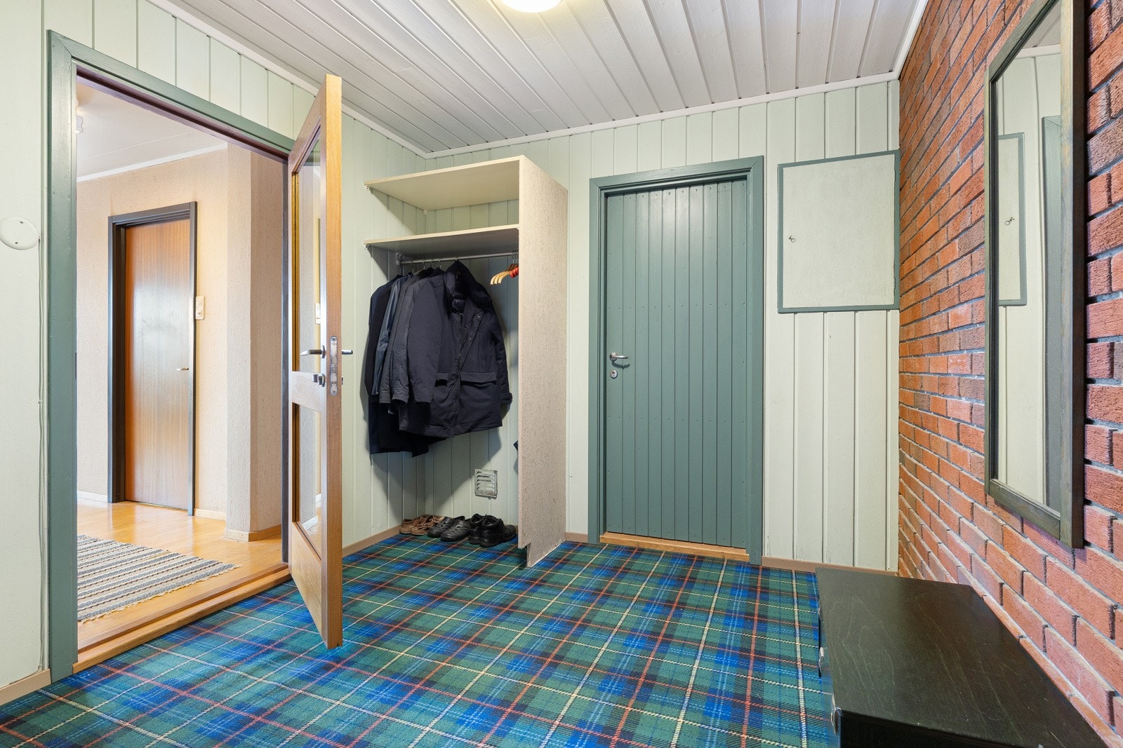 Romslig entre Galleribilde