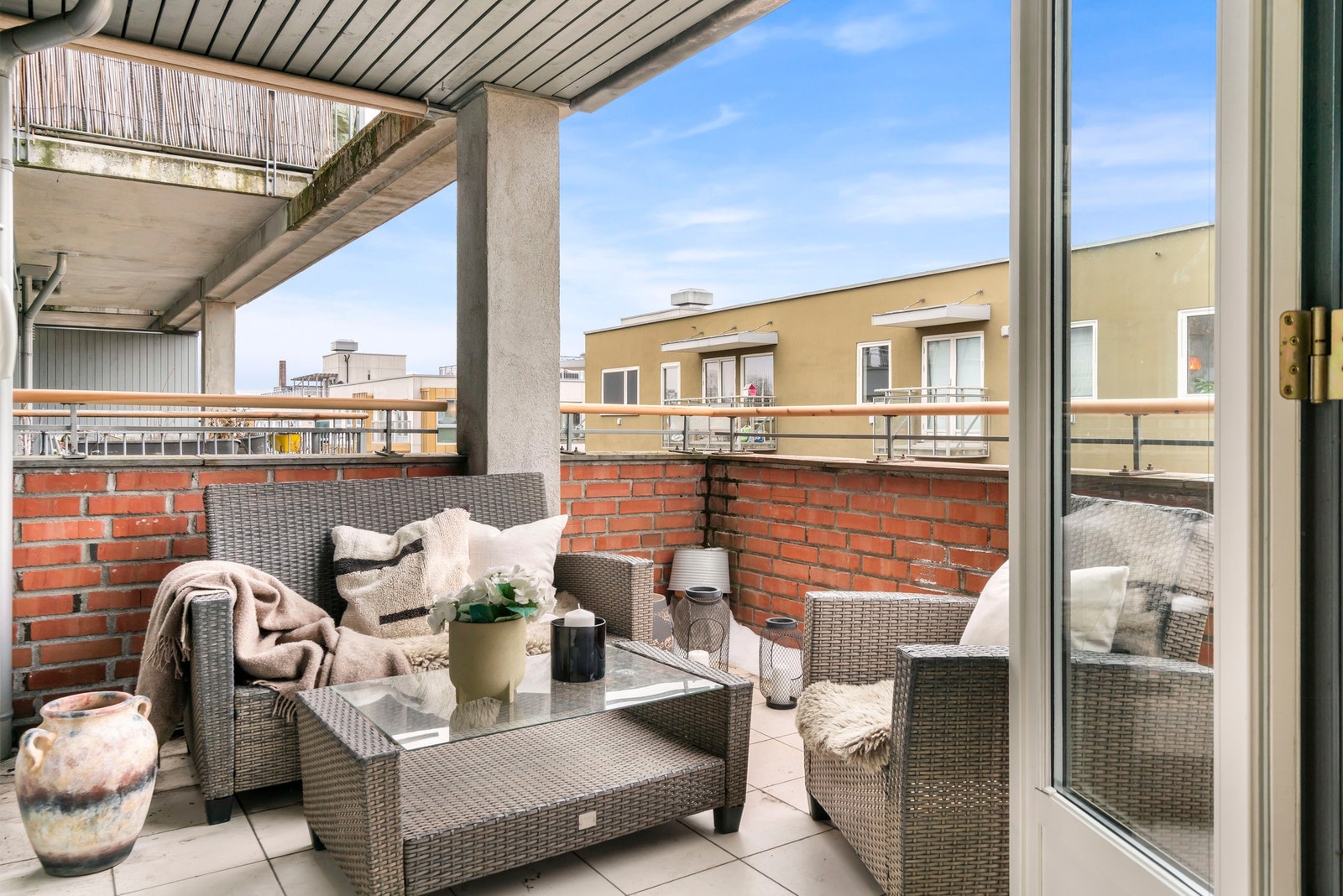 Balkongen gir gode solforhold med dag- og kveldssol. Galleribilde