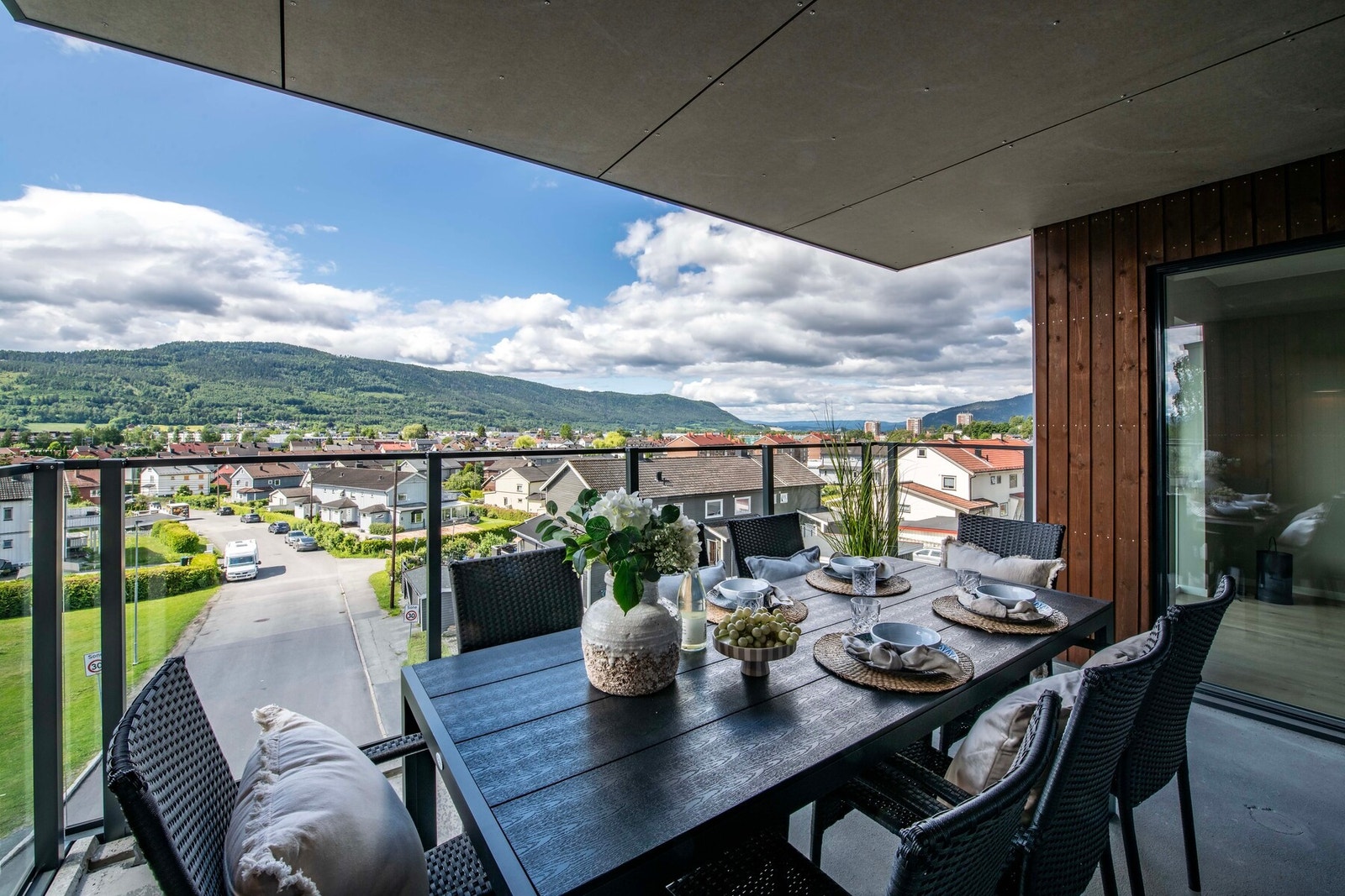 Med rekkverk i glass, ivaretas utsiktsforholdene. Galleribilde