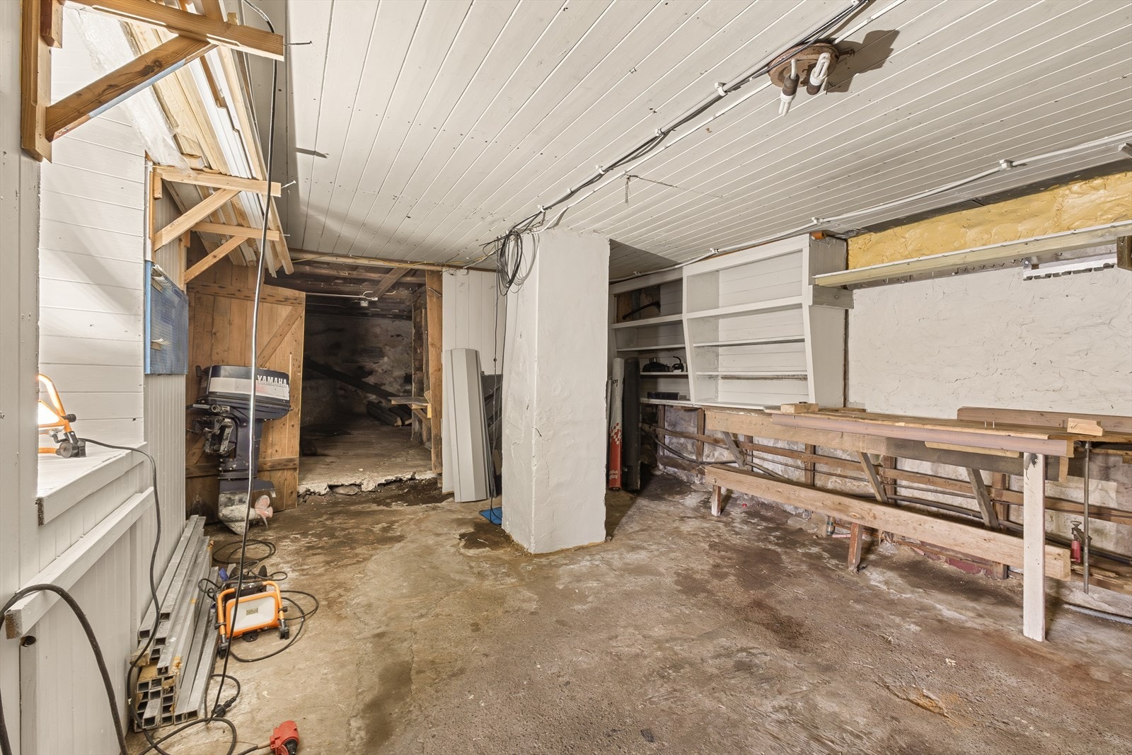 Kjelleren er uinnredet og benyttes i dag til lagring. Galleribilde