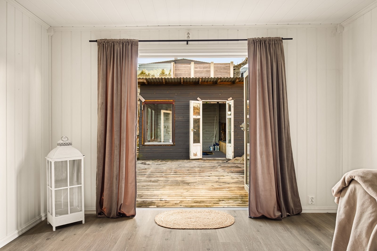 Doble dører ut til terrasse Galleribilde