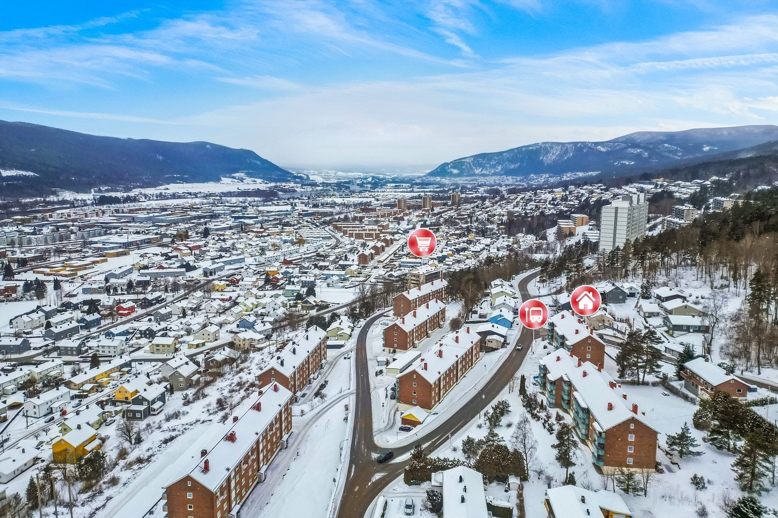 Beliggende sentralt på Åssiden med kort vei til de fleste fasiliteter. Galleribilde