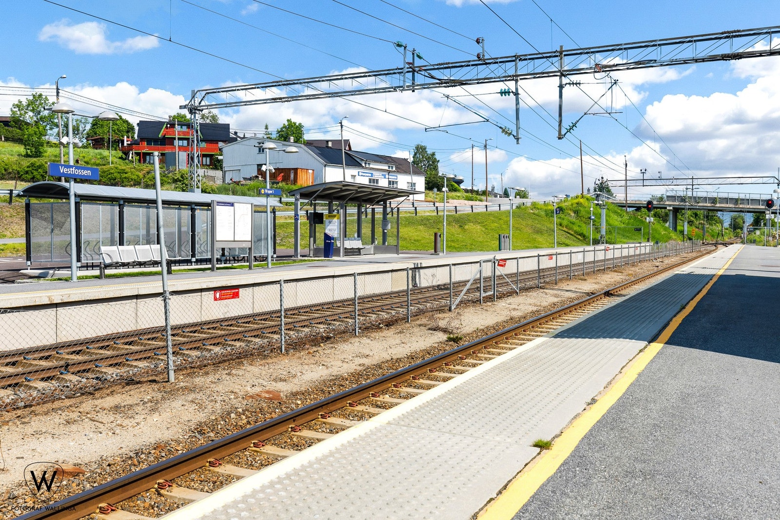 Togstasjon som ligger ca. 5 min unna med bil. Galleribilde