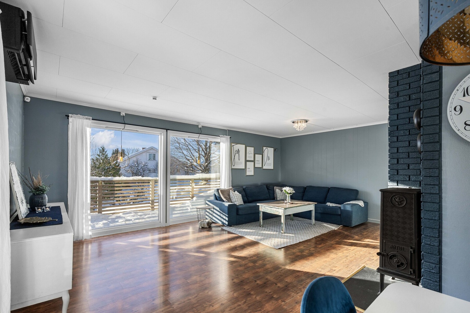 De store vinduene er utstyrt med Zip Screen fra 2019. Galleribilde