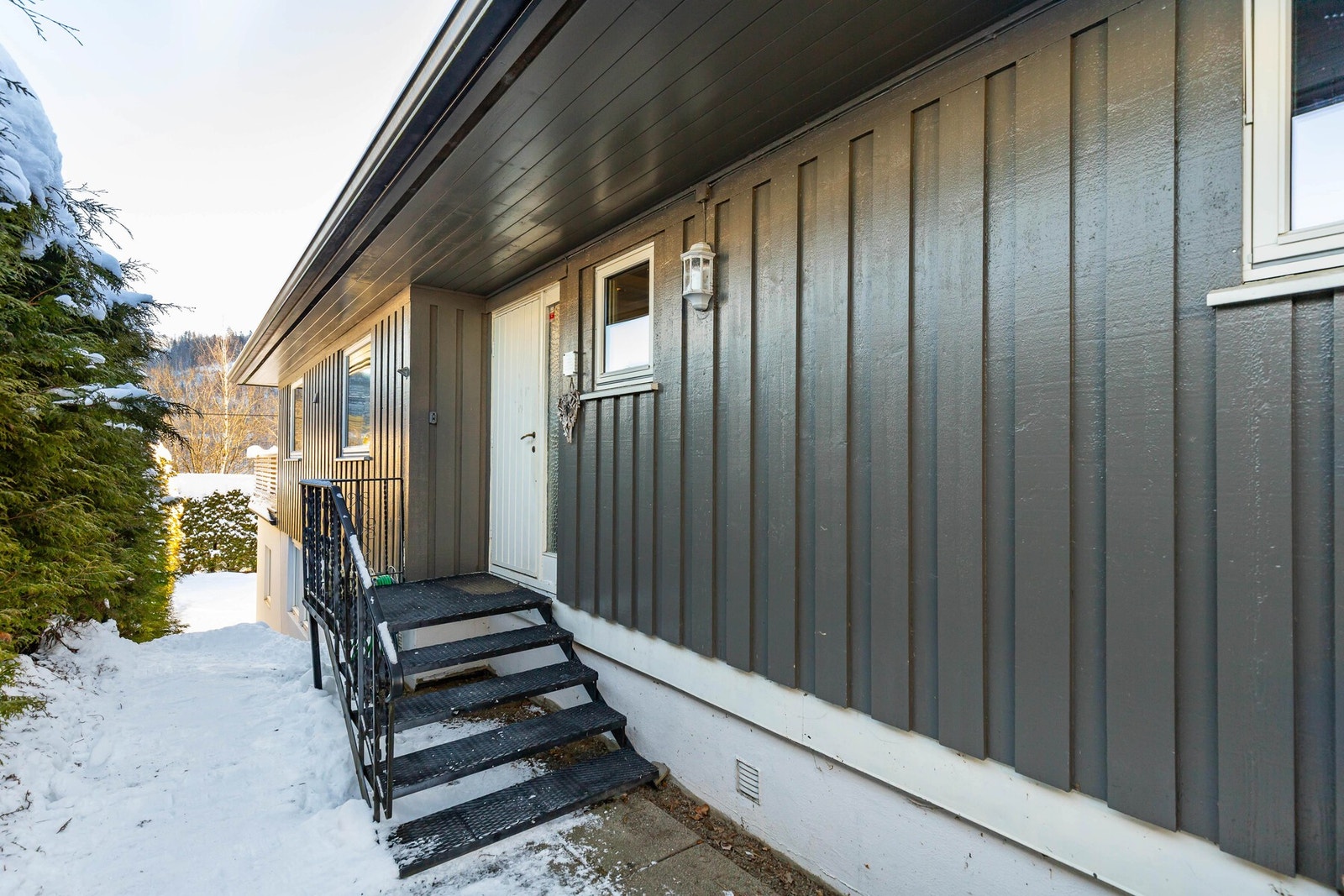 Inngangsparti. Galleribilde