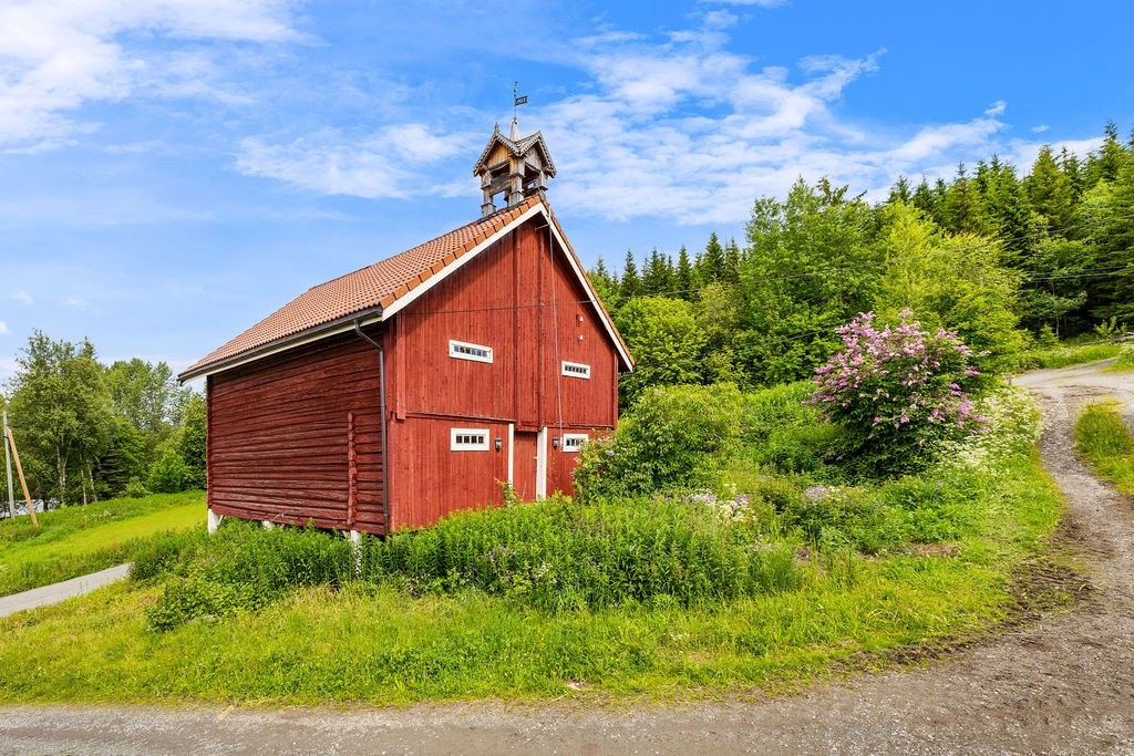 Stabburet på gården. Galleribilde