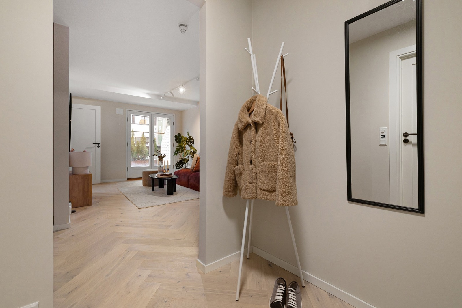 Påkostede dørhåndtak. Ny inngangsdør ti lleiligheten i 2+25. Galleribilde