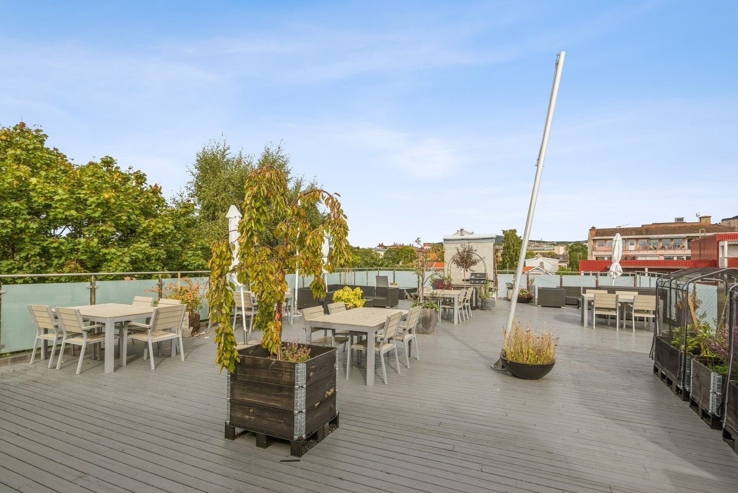 Fantastisk felles takterrasse på ca. 190 kvm som kan benyttes av beboerne Galleribilde