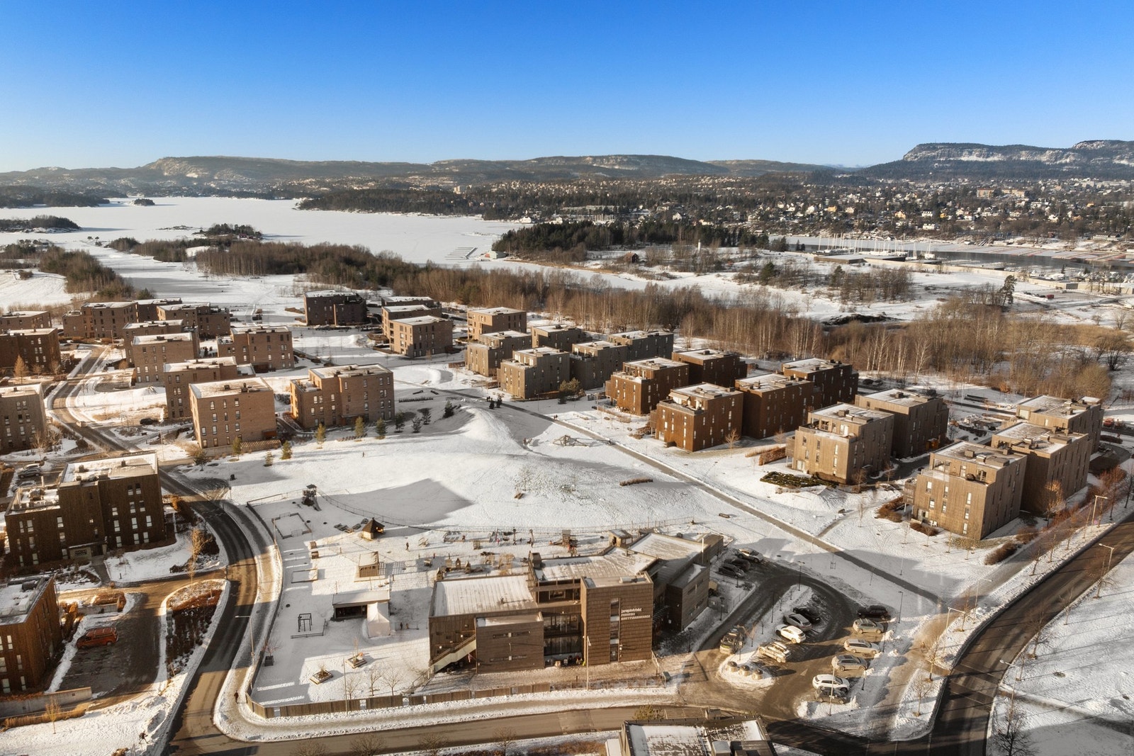 Busstopp er kun 100 meter unna boligen Galleribilde