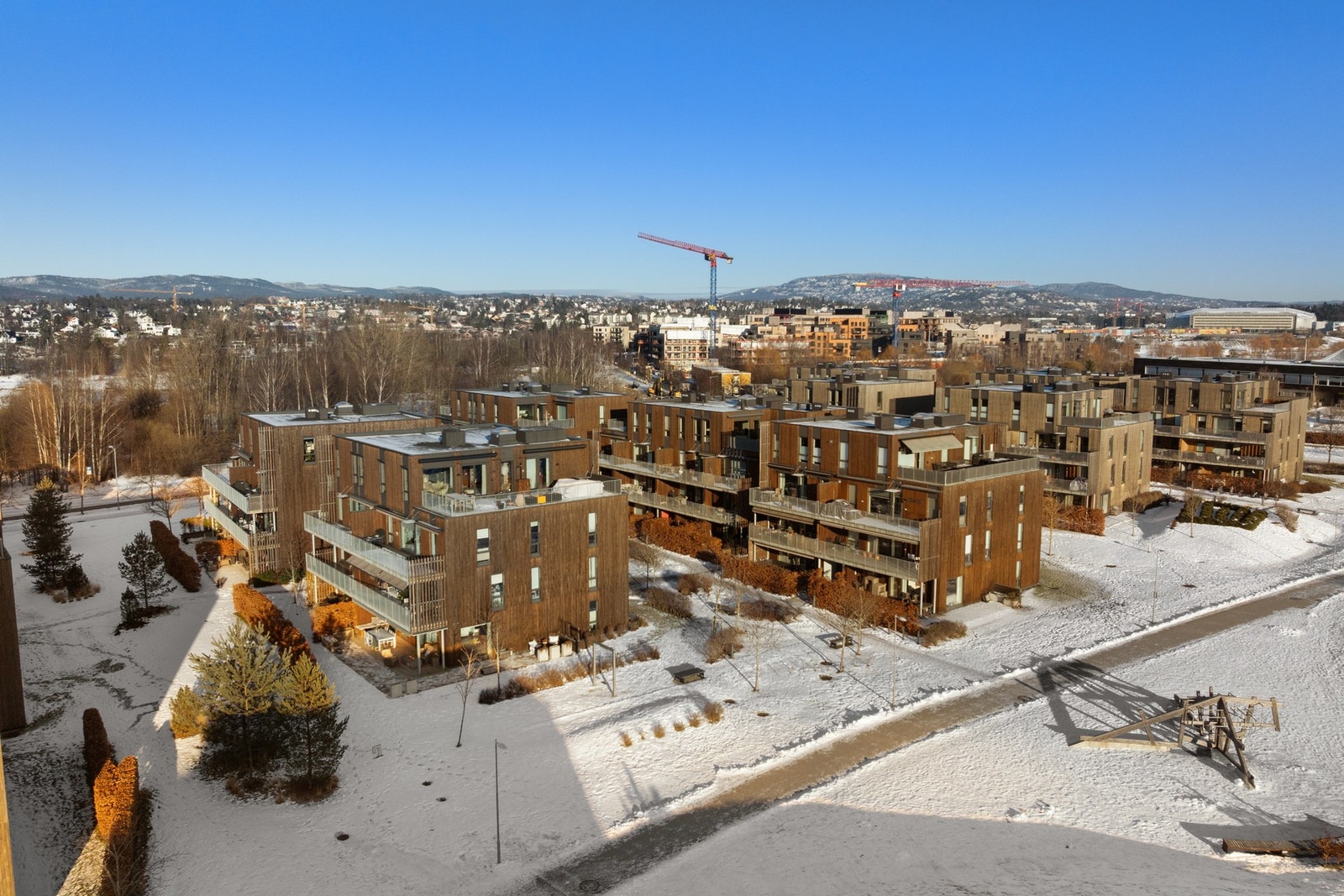 Boligen ligger nydelig plassert på Storøya, et av Fornebus mest populære områder. Galleribilde