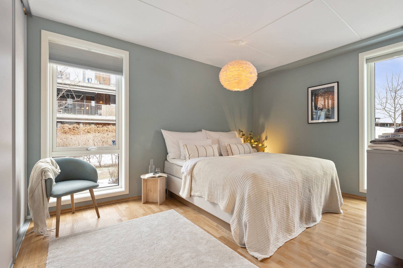 Stort hovedsoverom med bad en suite Galleribilde