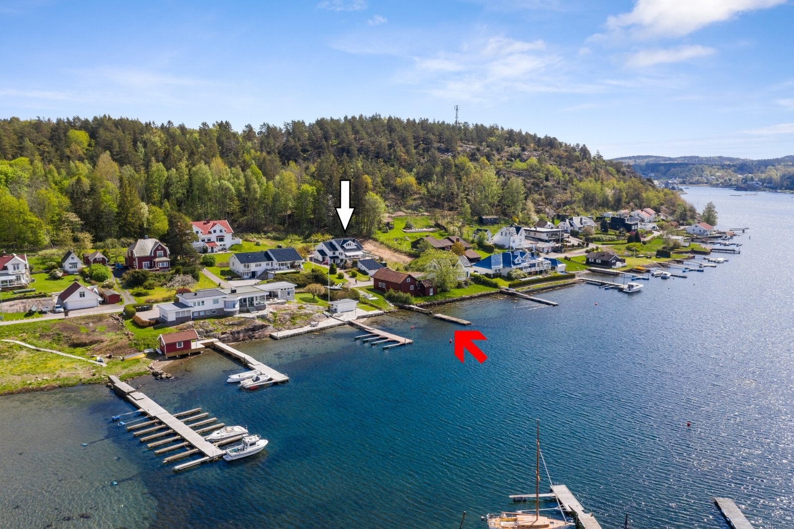 Mulighet for kjøp av strandparsell med brygge Galleribilde