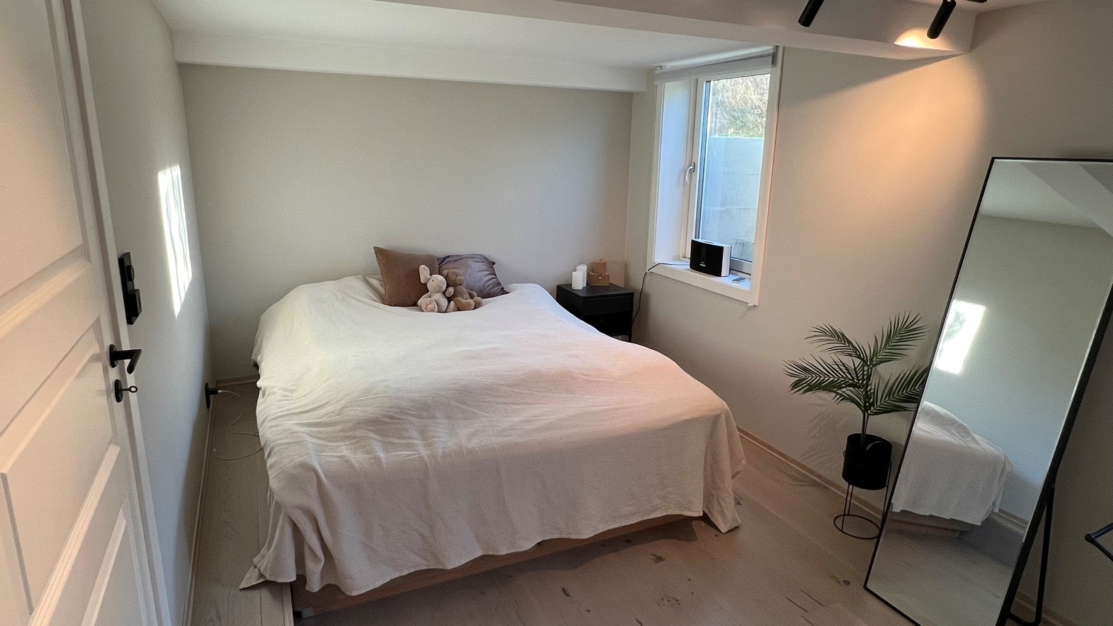 Soverom i hybelen Galleribilde