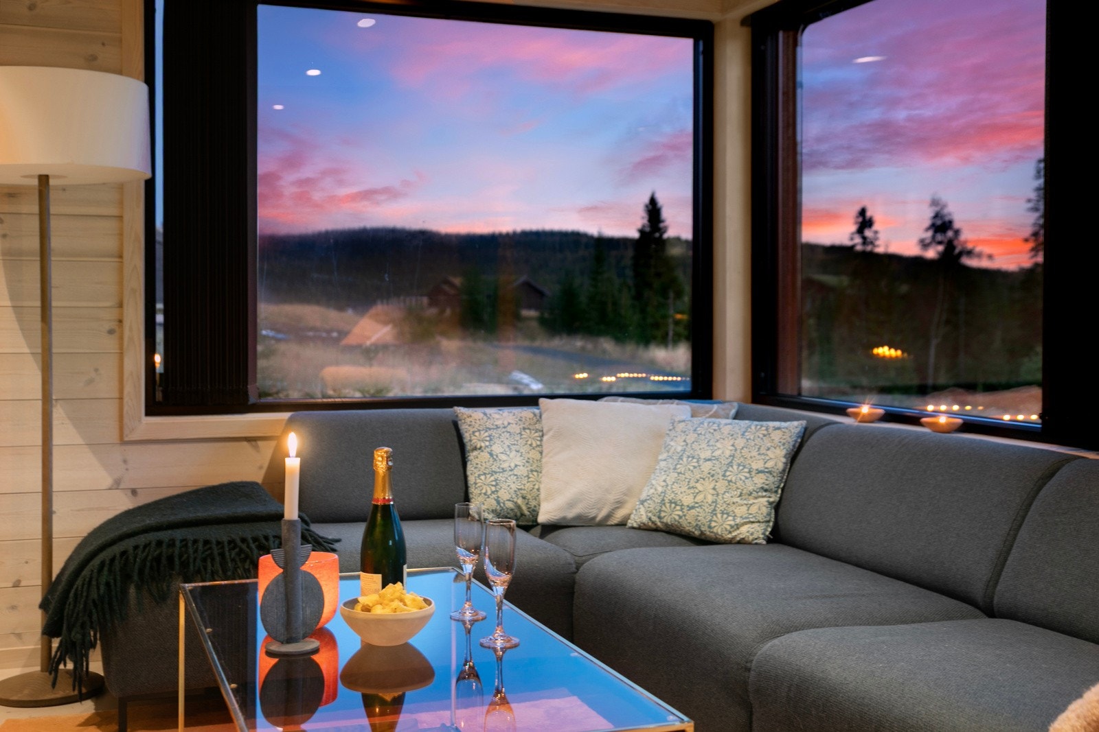 Stuen på kveldstid. Galleribilde