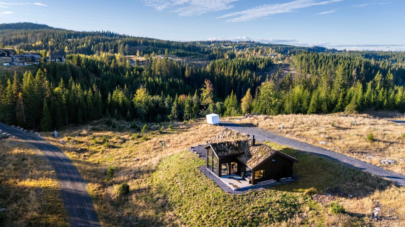 Her kan du gå rett ut i Nordmarkas løypenett vinterstid eller nyte tur- og sykkelmuligheter hele sommeren. Galleribilde