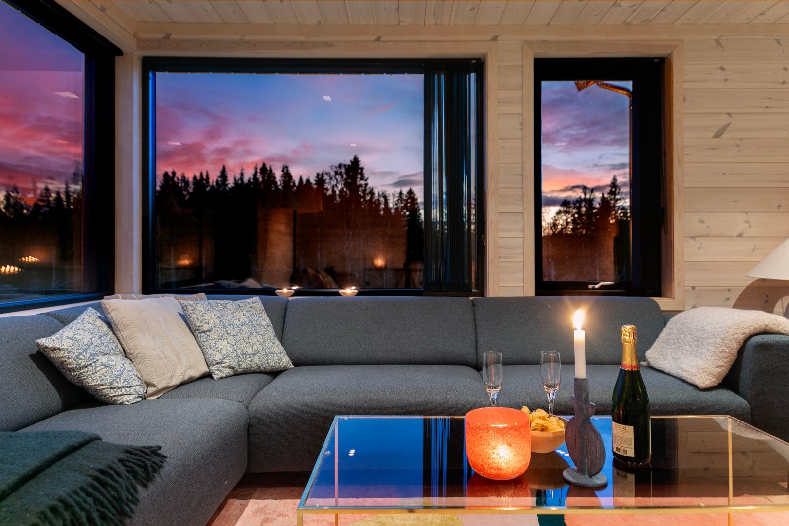 Stuen på kveldstid. Galleribilde