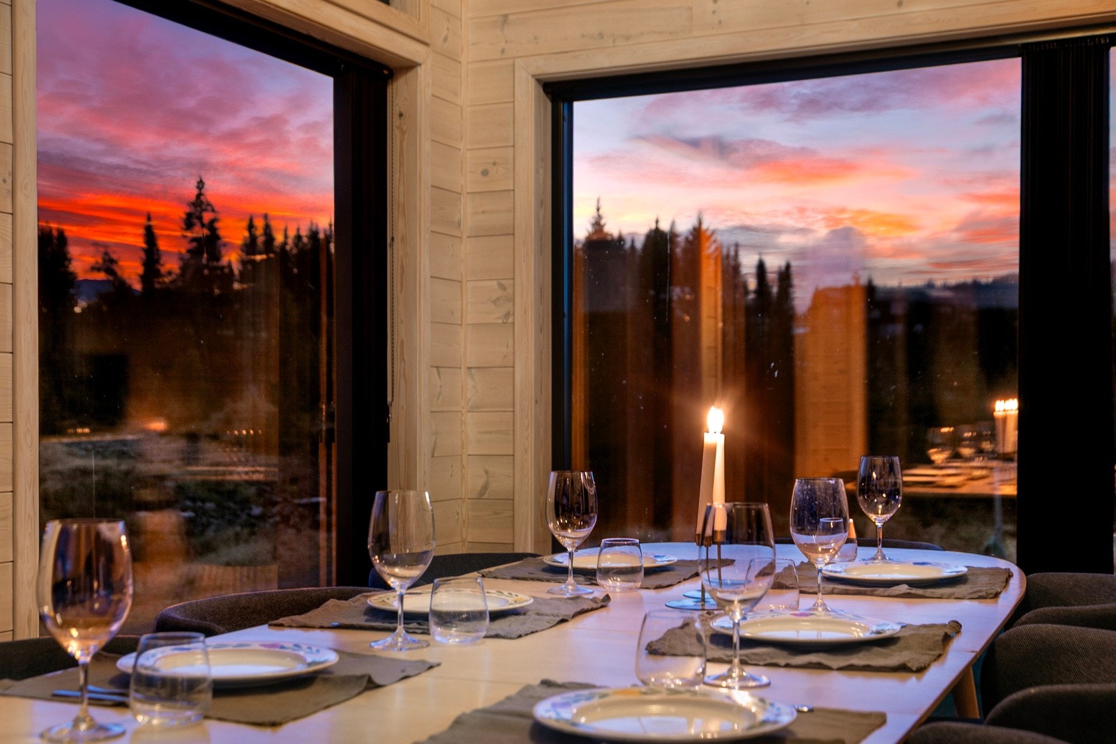 Hjemmekoselig stemning etter solnedgang. Galleribilde