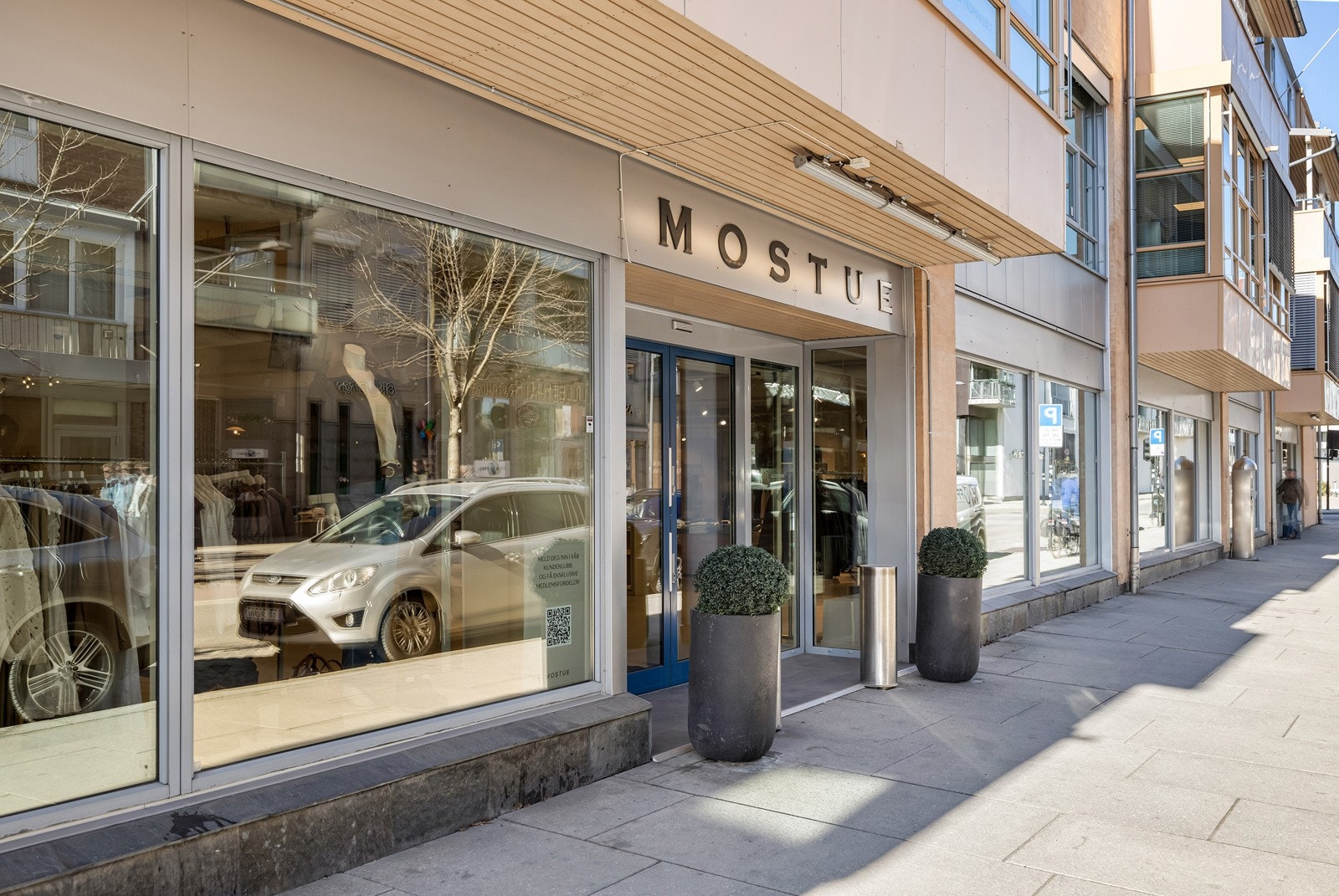 Mostue. Galleribilde