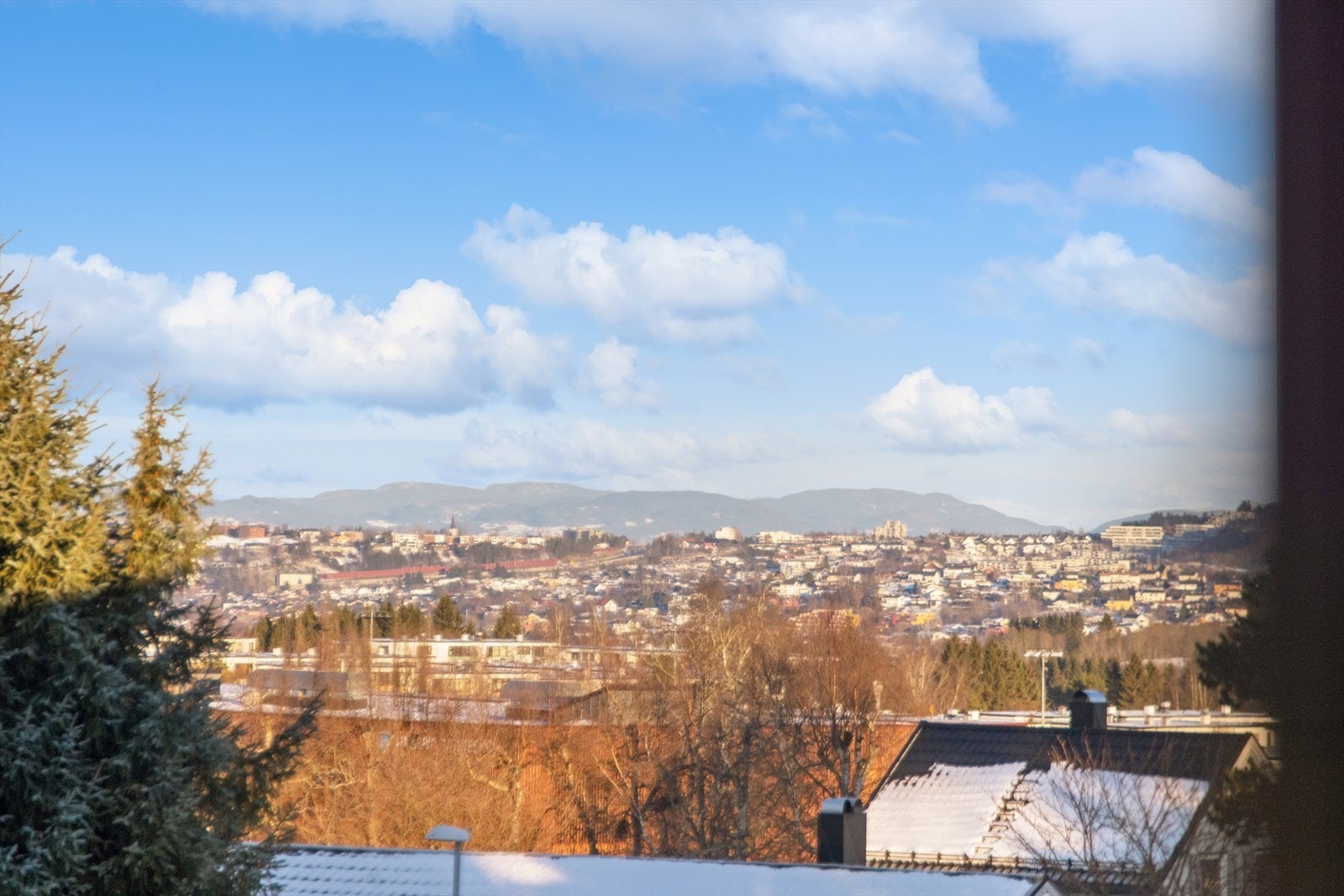 FIn utsikt fra soveromsvinduet! Galleribilde