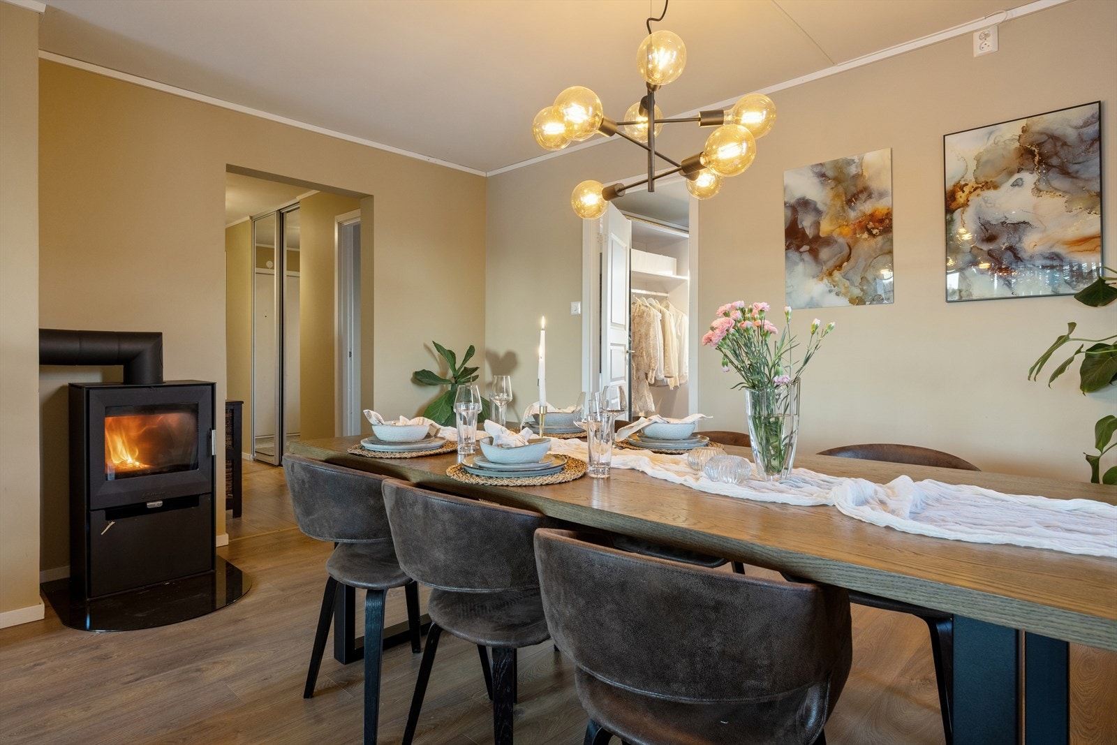 Ny vedovn installert i 2022. Galleribilde