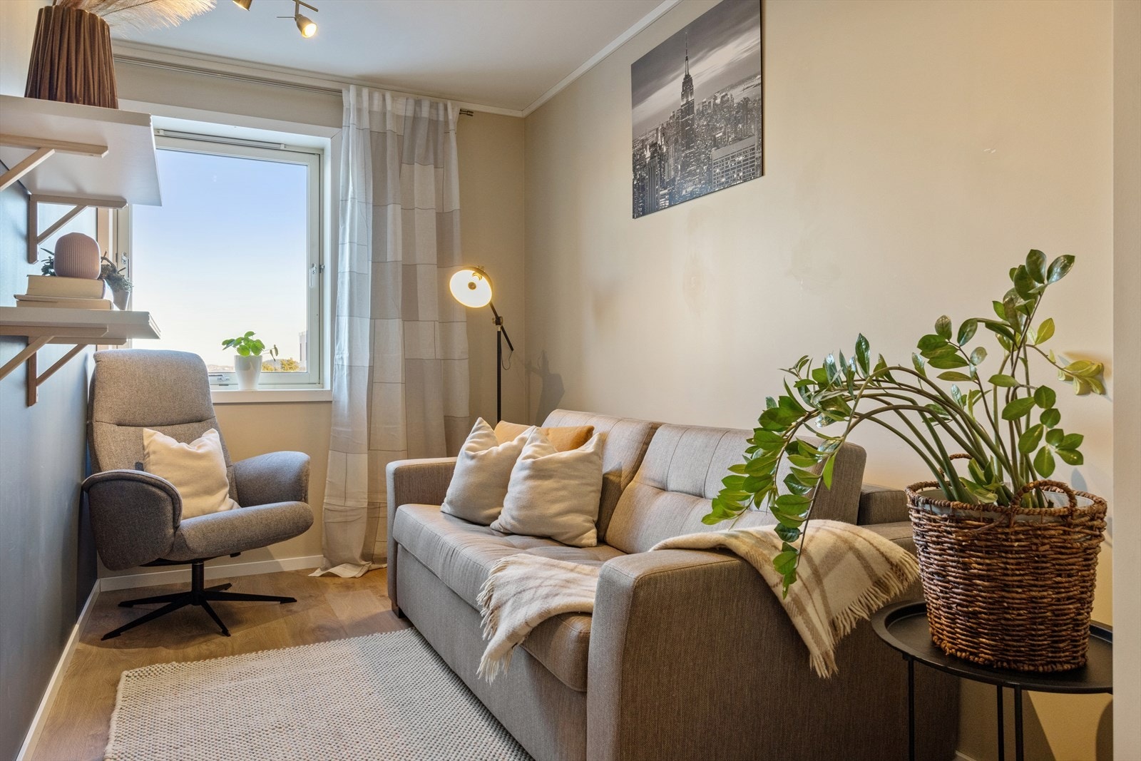 Soverom 3 er målt til 7,8m². Er i dag innredet med sovesofa, og kan fint brukes som gjesterom/kontor. Galleribilde