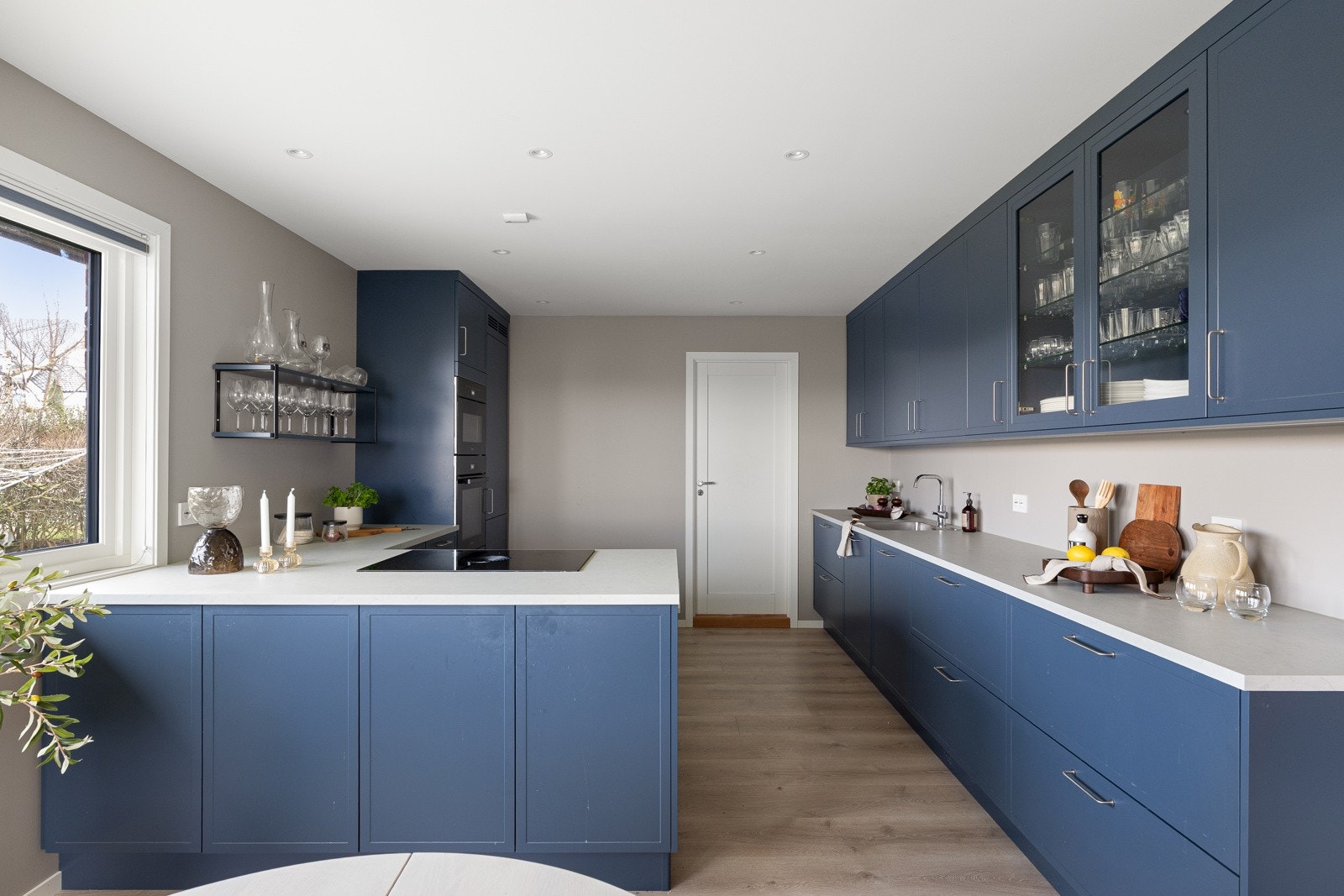 Kjøkkeninnredningen er fra den anerkjente leverandøren Strai. Galleribilde