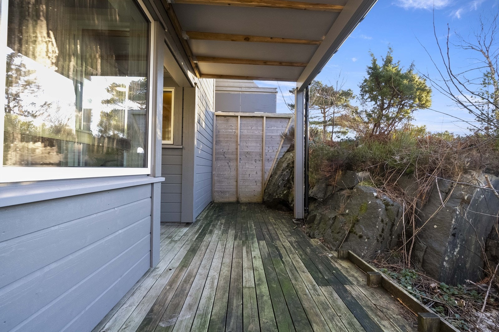 Utgang til ein terrasse frå 1.etg. Galleribilde
