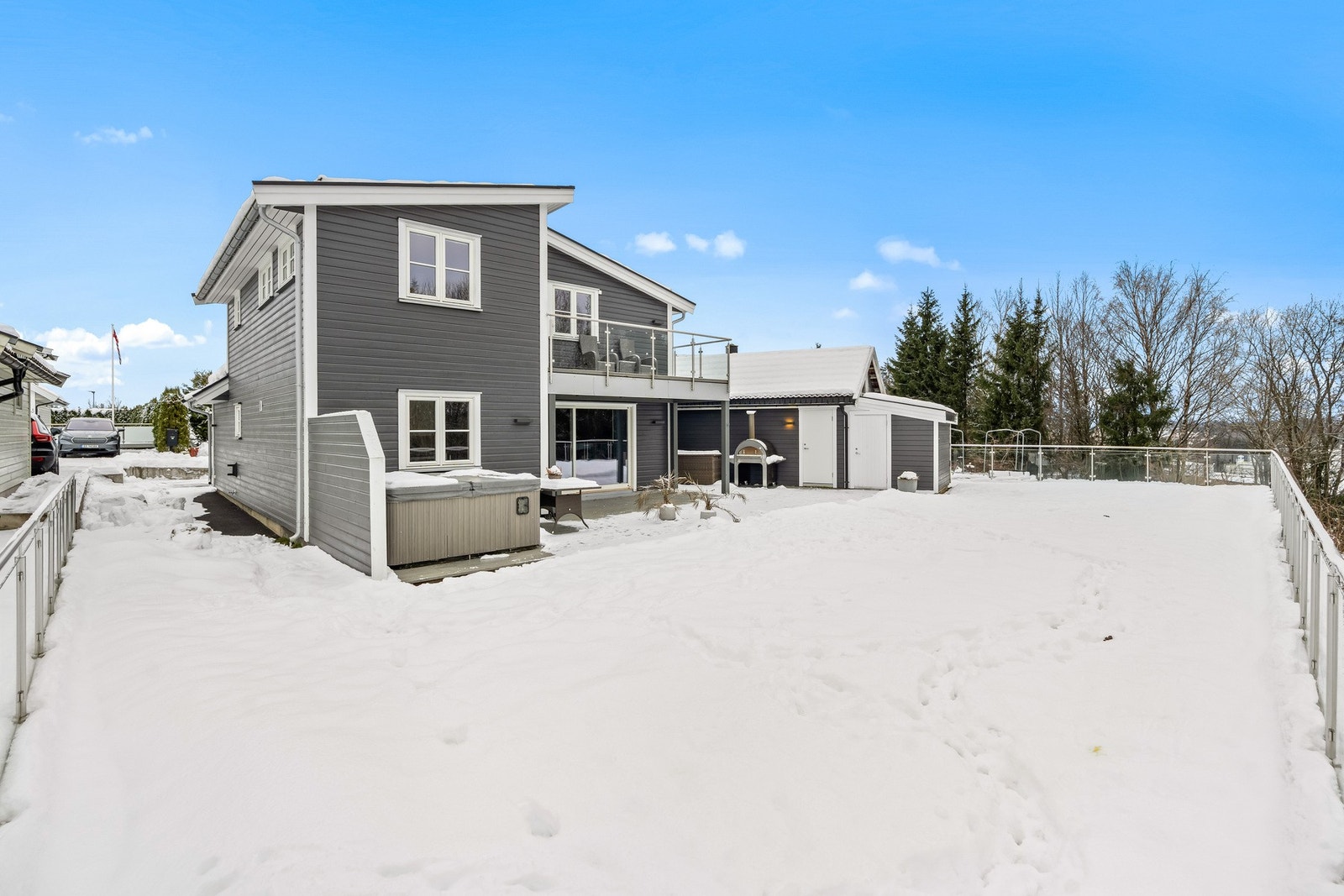 Dette er boligen for deg som ønsker alt - året rundt. Den er like fin sommer som vinter. Galleribilde