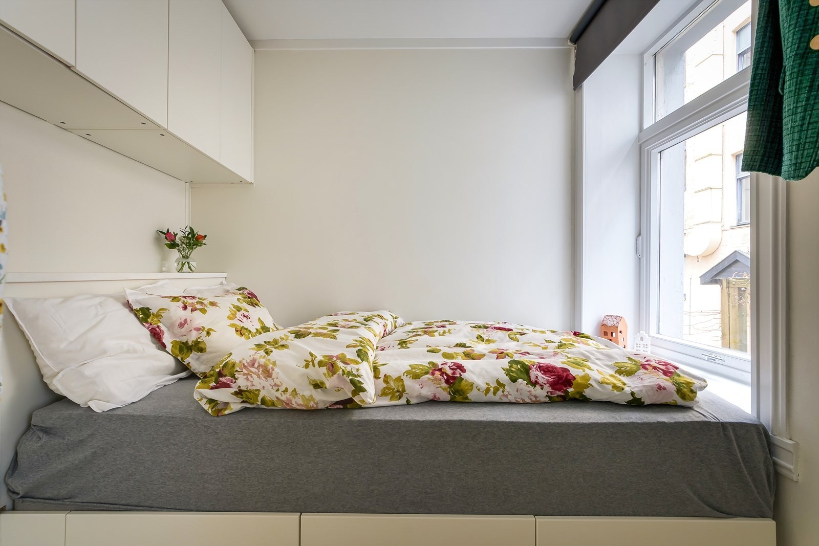 God plass til dobbeltseng Galleribilde