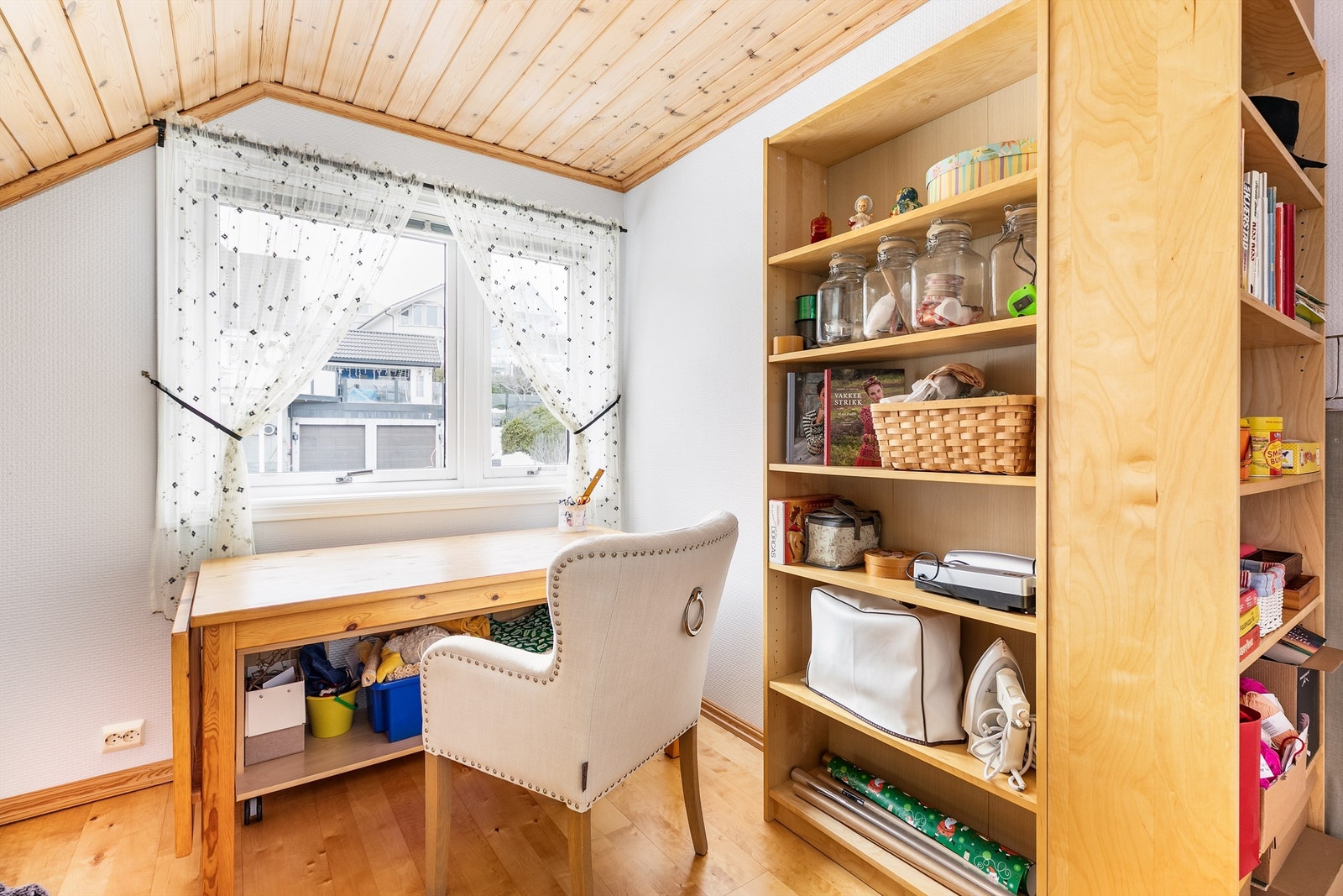 I soverommene får barna god plass til lek og opphold i helt egne omgivelser. Dette har over 11 kvm. gulvflate. Galleribilde