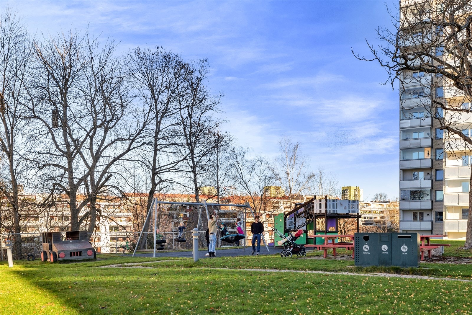 Utenfor døren finner du åpne grønne områder Galleribilde