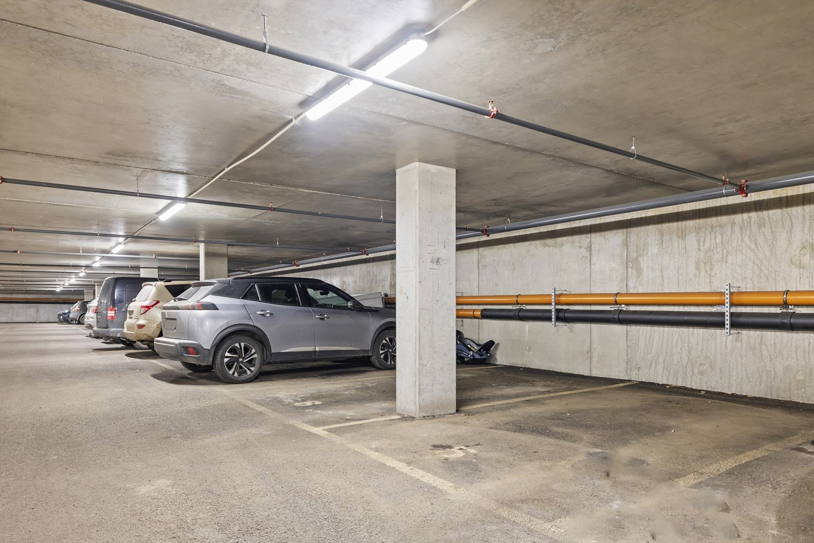 Det medfølger en garasjeplass i felles garasjeanlegg merket med nr. 5 Galleribilde