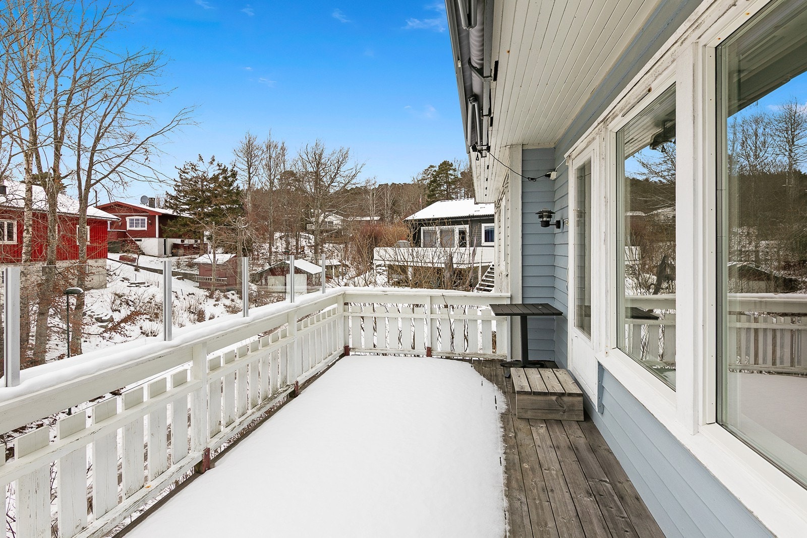 Her er det fin plass til utemøblementet og elektrisk terrassemarkise Galleribilde