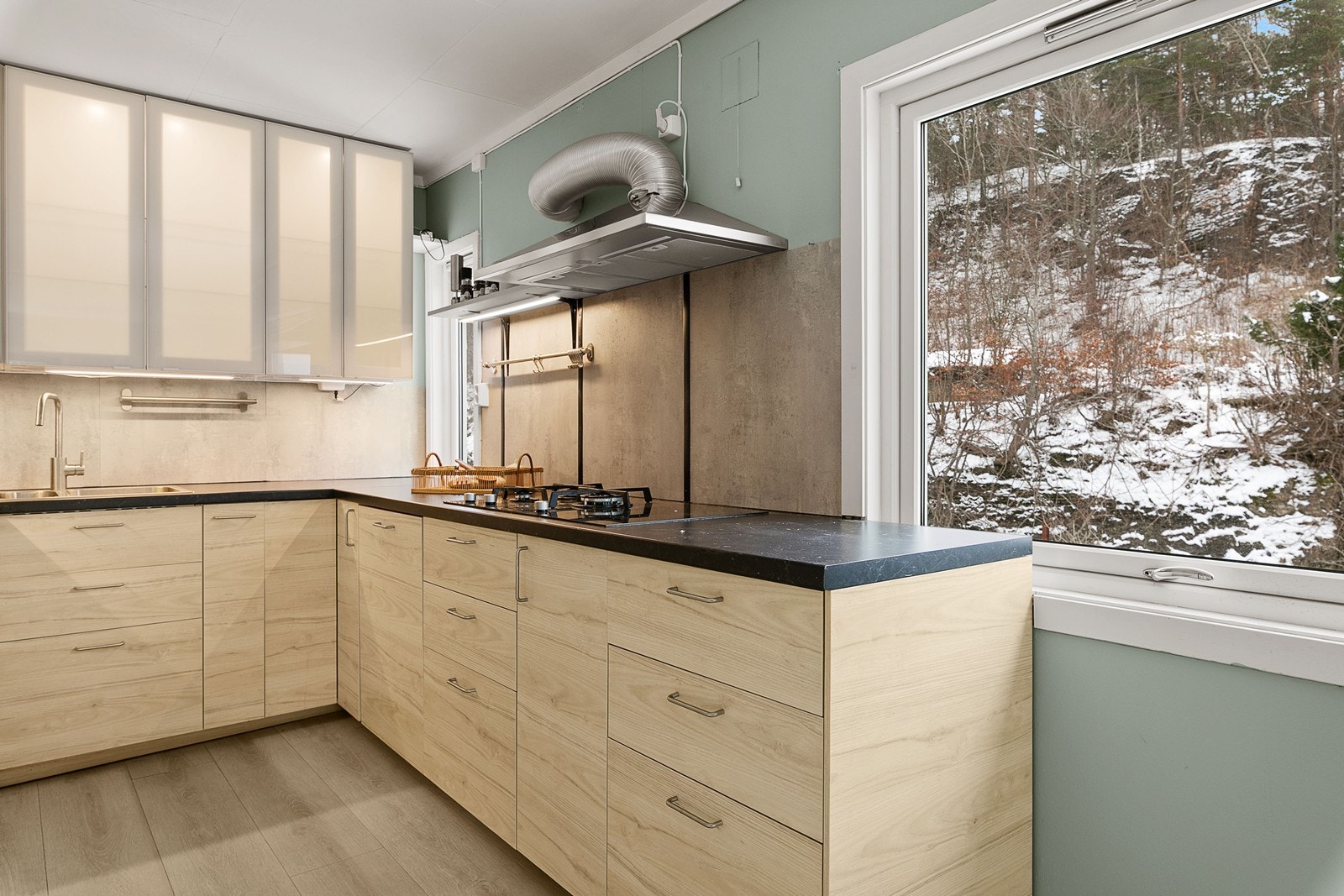 Platetoppen er både elektrisk og har gass Galleribilde