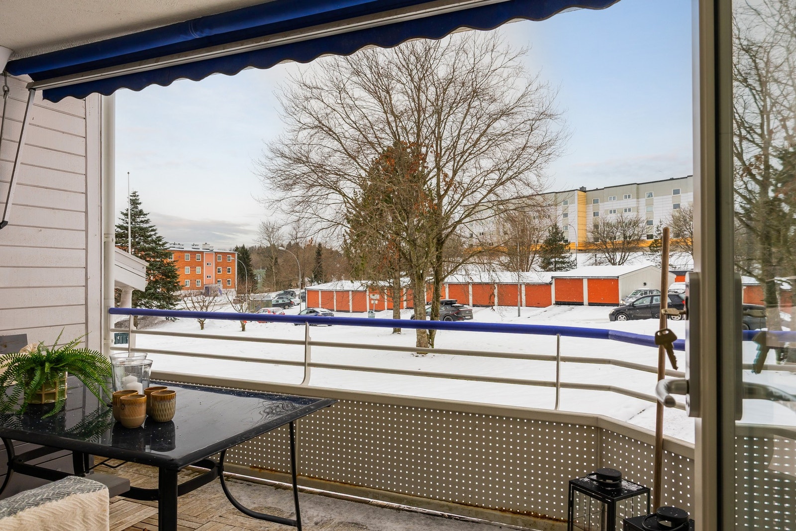 Fra stuen er det utgang til en sydvestvendt balkong på ca. 9 m². Galleribilde