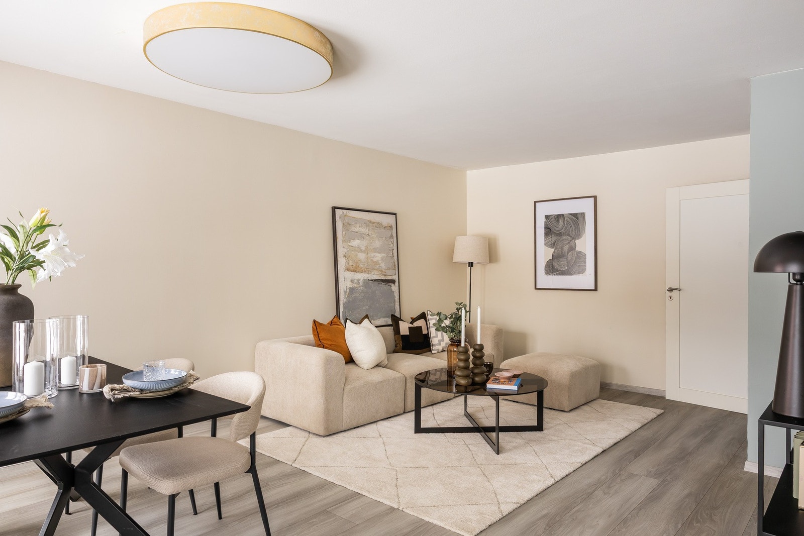 Lyse og tidsriktige farger. Galleribilde