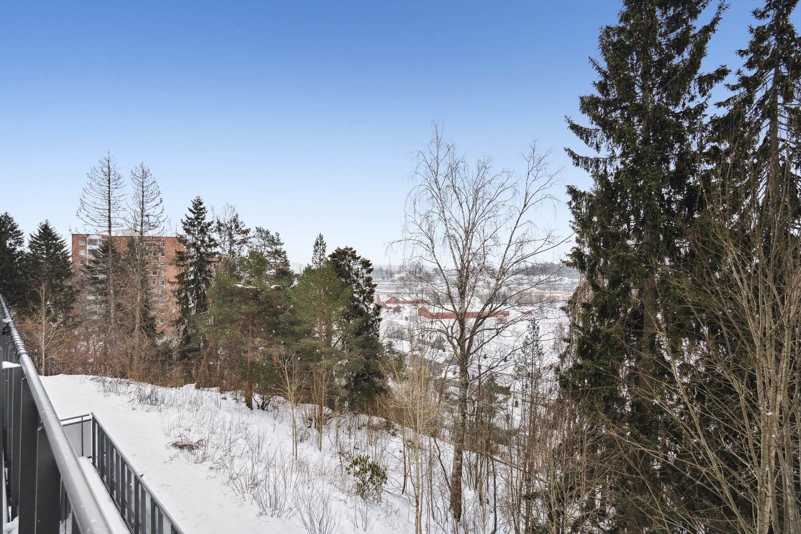 Fin utsikt fra terrassen. Galleribilde