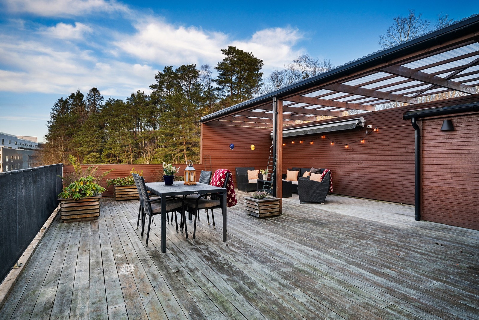 Her kan du nyte sol til sen kveld om sommeren Galleribilde