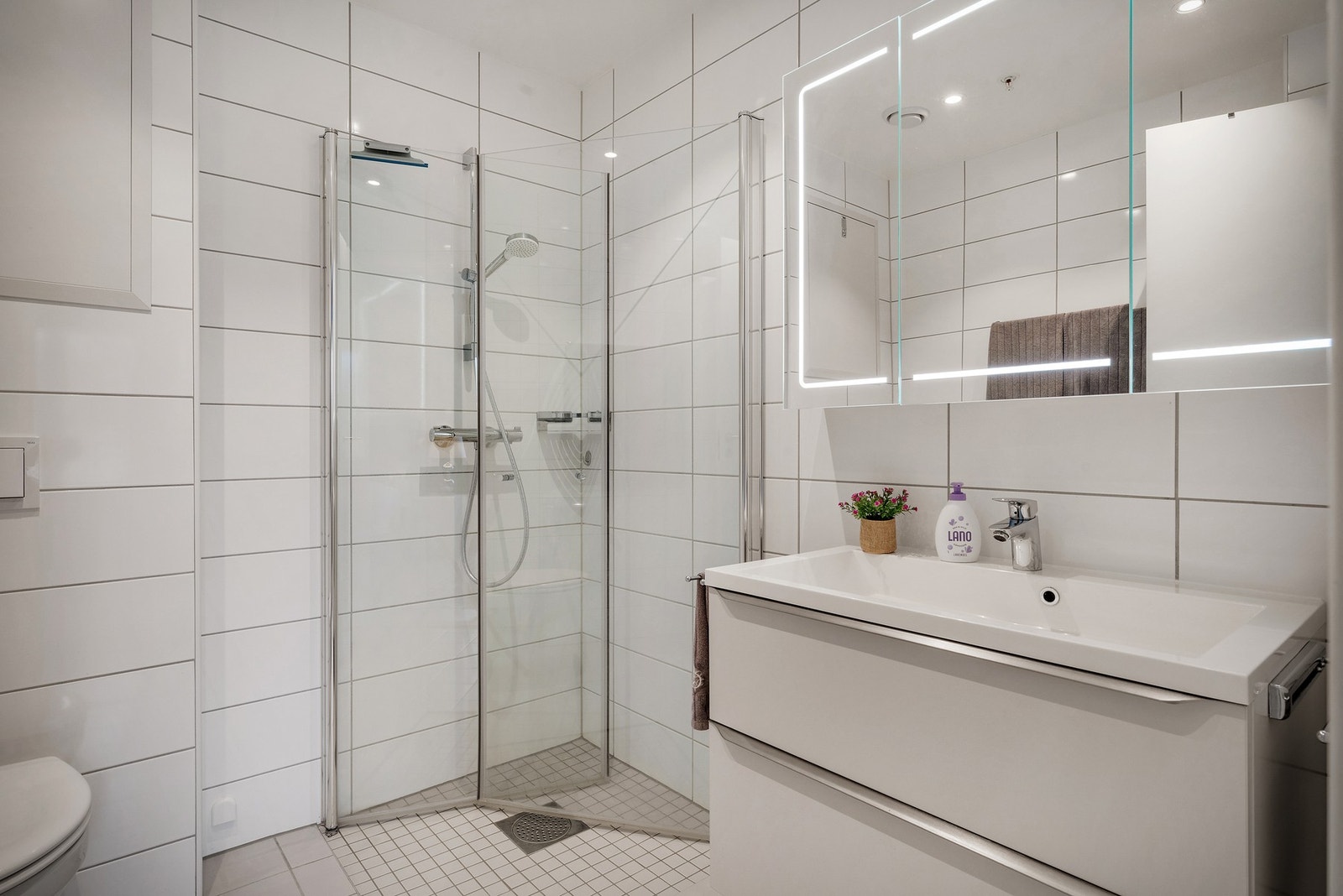 Badet tilknyttet hovedsoverommet Galleribilde