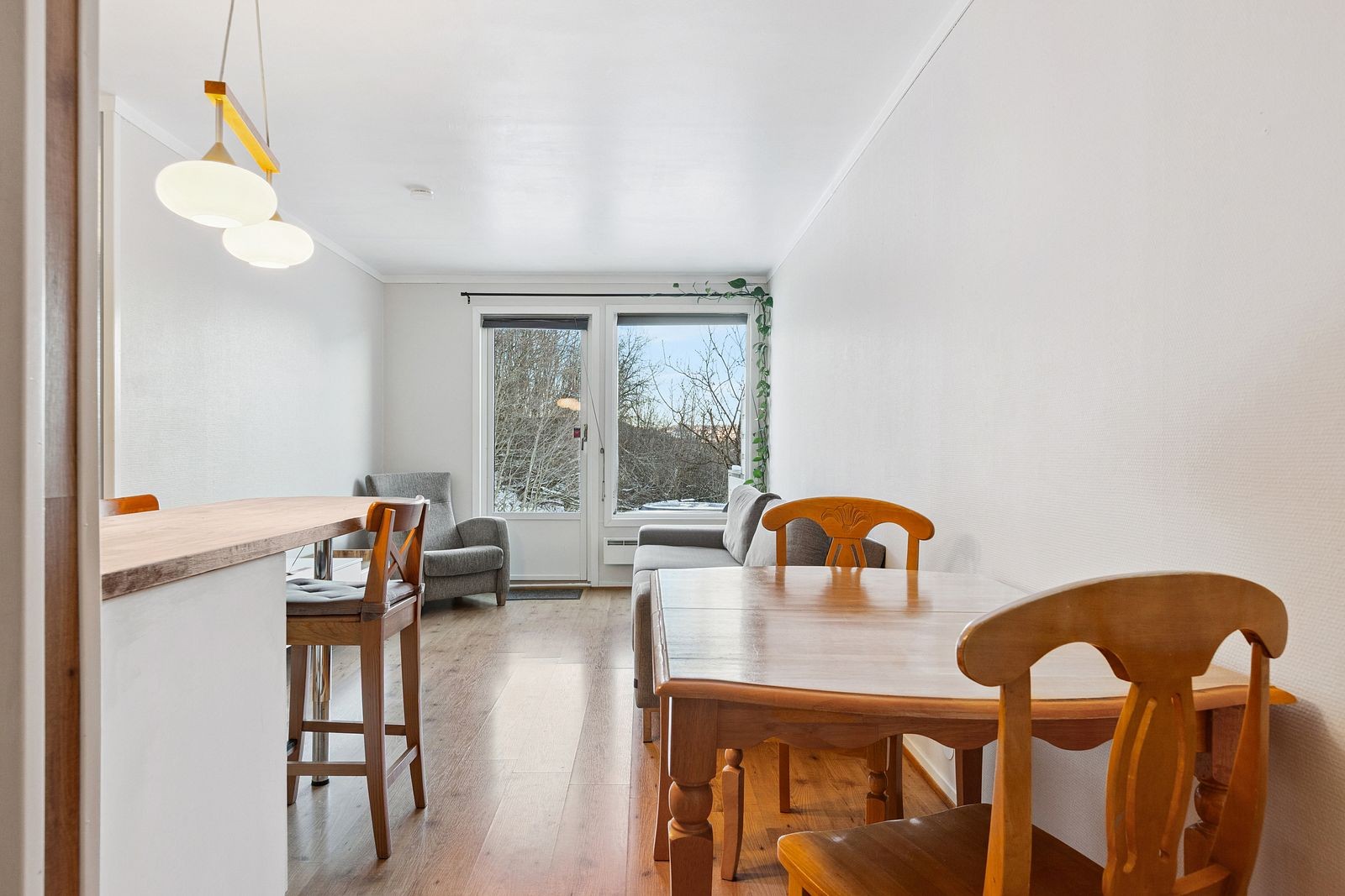 Leiligheten ligger i boligens underetasje og har egen terrasse. Galleribilde