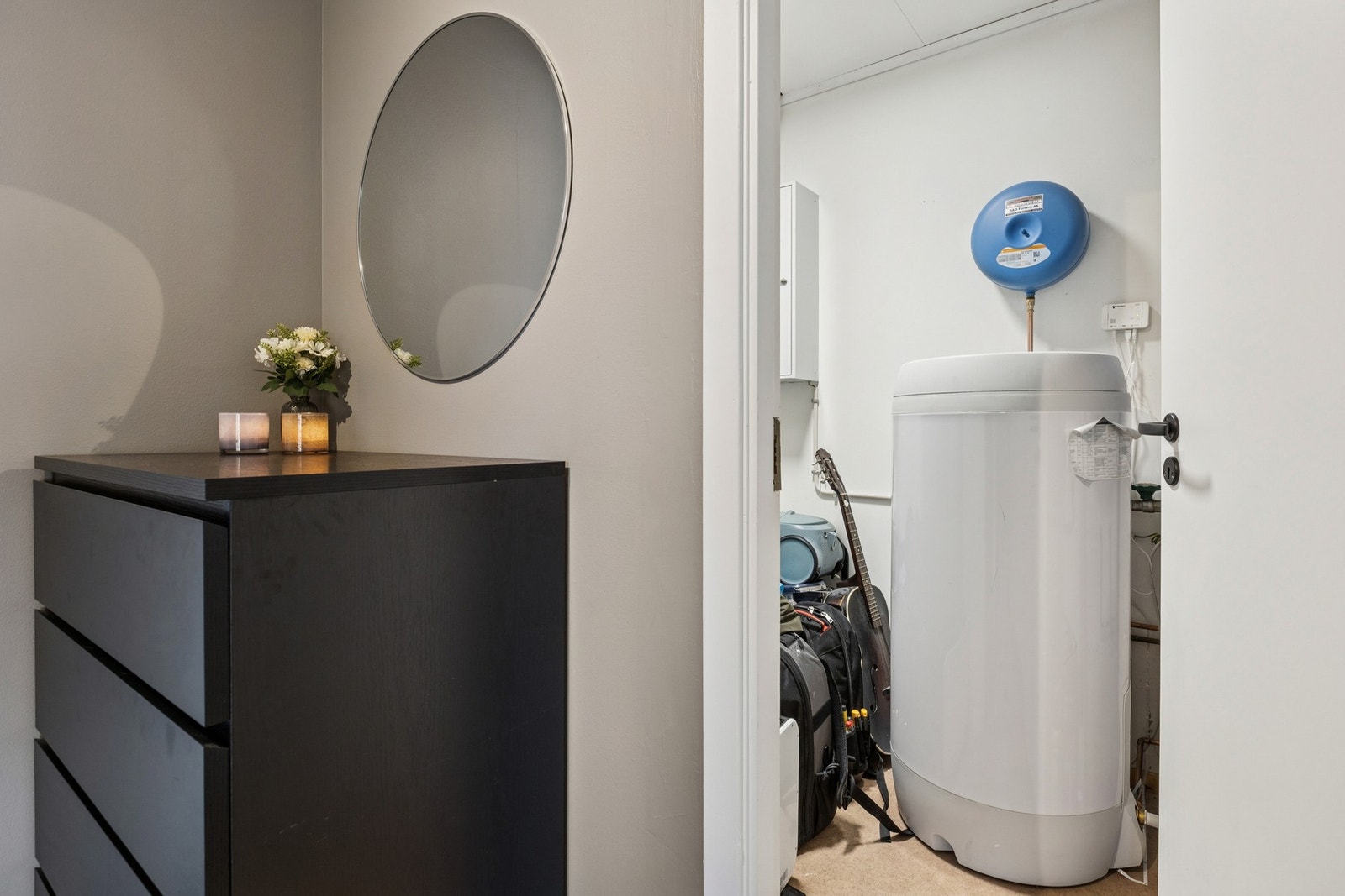 Teknisk bod, med gode oppbevaringsmuligheter. Galleribilde