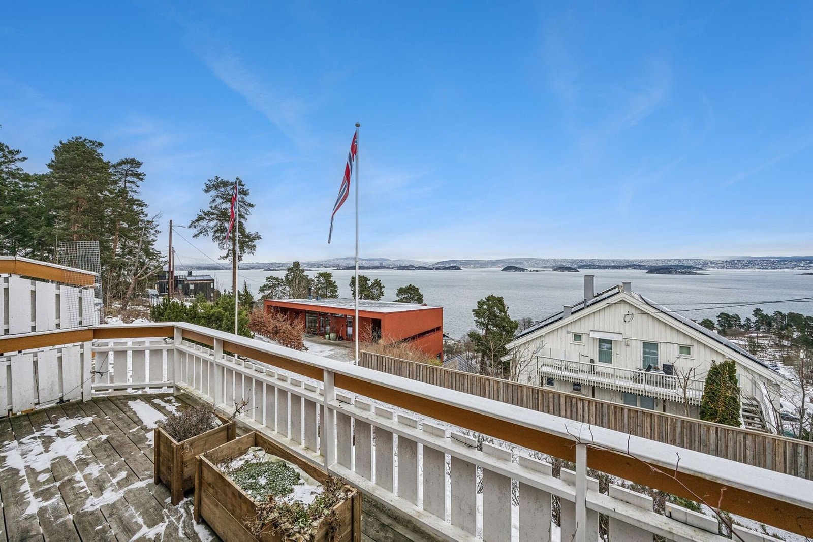 Her er det bare å nyte fine dager og kvelder i naturskjønne omgivelser Galleribilde