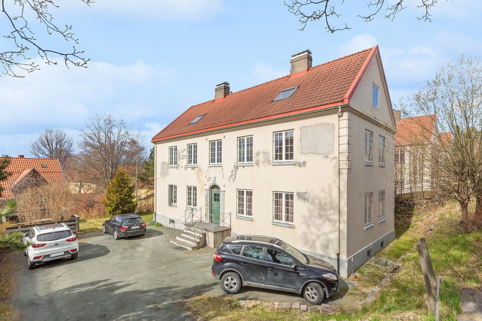 Leiligheten ligger i 2.etg i et rolig område, med kun 800 meters gange til Gløshaugen! Galleribilde