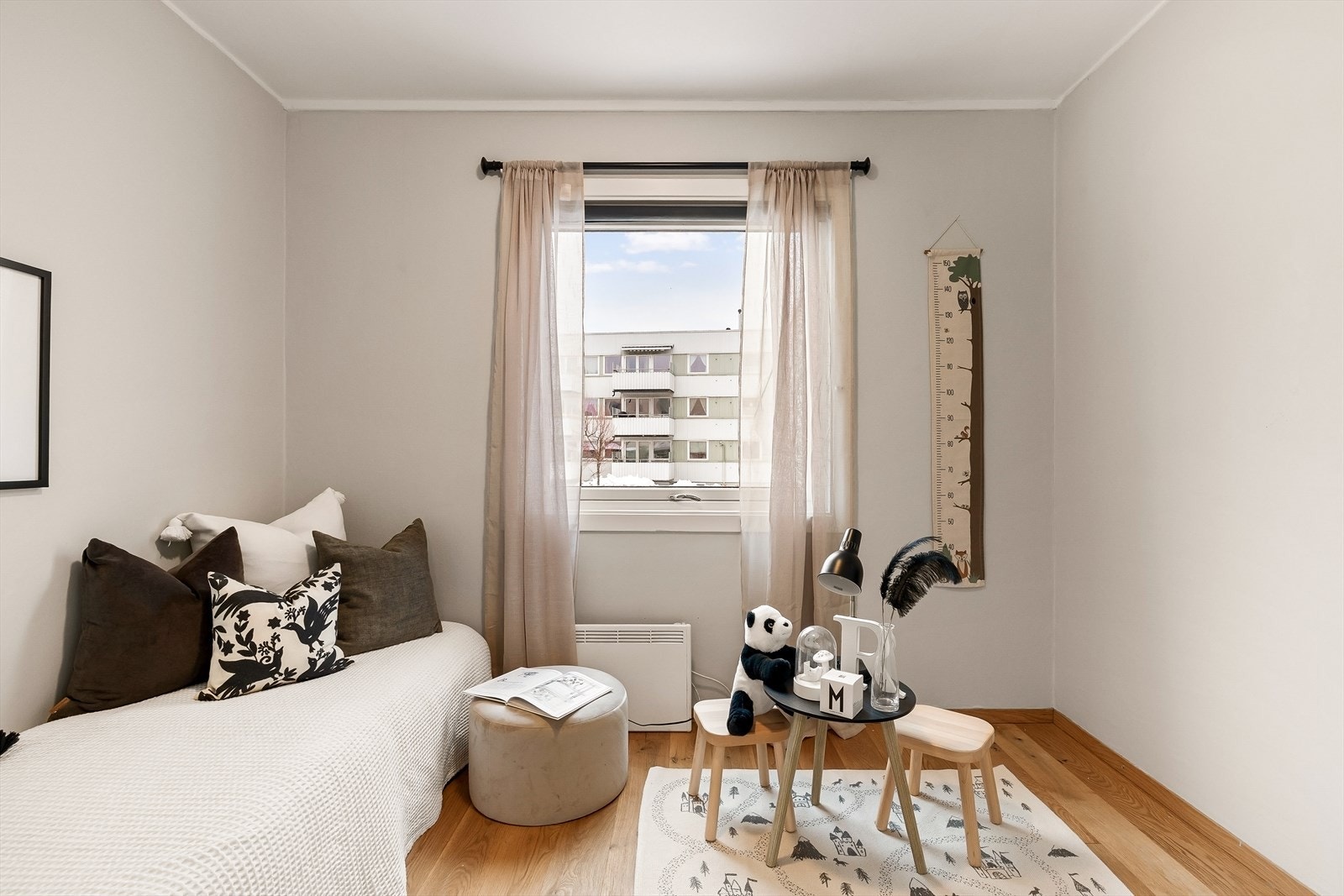 yst og pent soverom nr. 2 - et fleksibelt rom som passer perfekt som barnerom, gjesterom eller kontor. Galleribilde