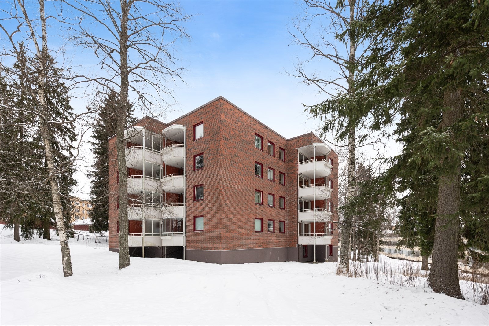 Her har du kort avstand til kollektivtransport, handlemuligheter, treningssentre, barnehager og skoler. Galleribilde