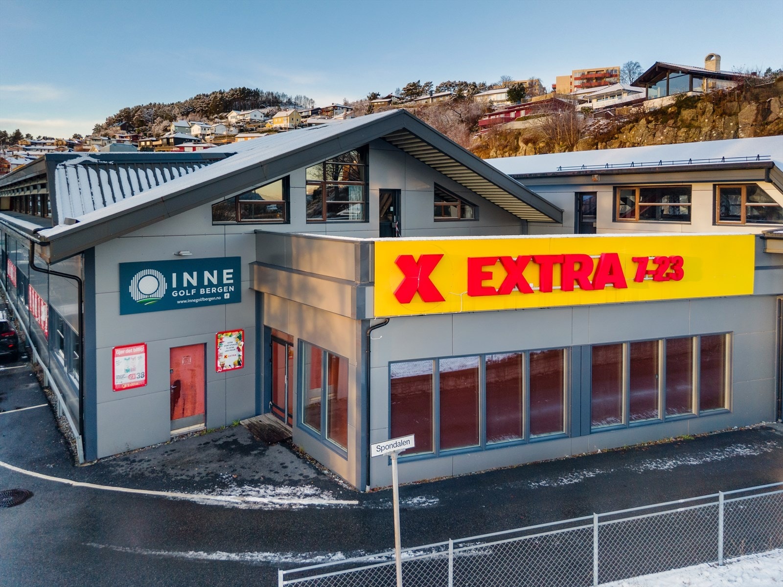 Coop Extra Spondalen cirka 1.5km fra boligen. Galleribilde