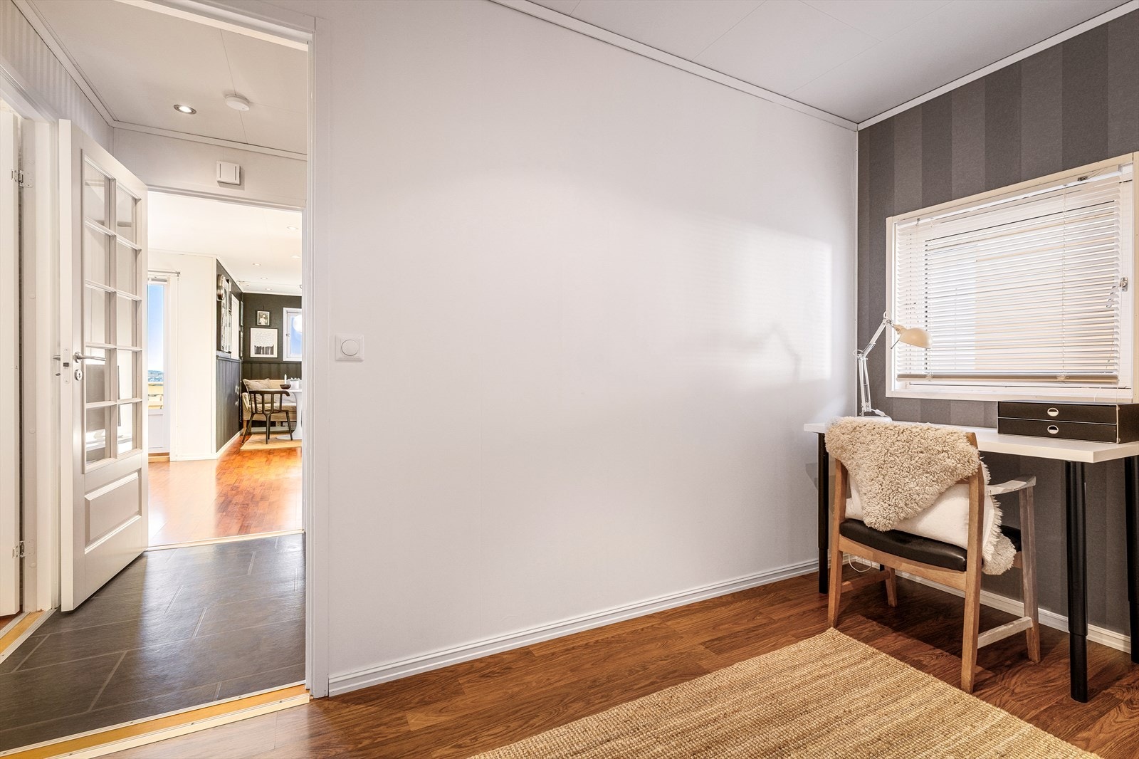 Det andre soverommet er på 8,4m² og egner seg utmerket som gjesterom, barnerom eller kontor/ hobbyrom. Galleribilde